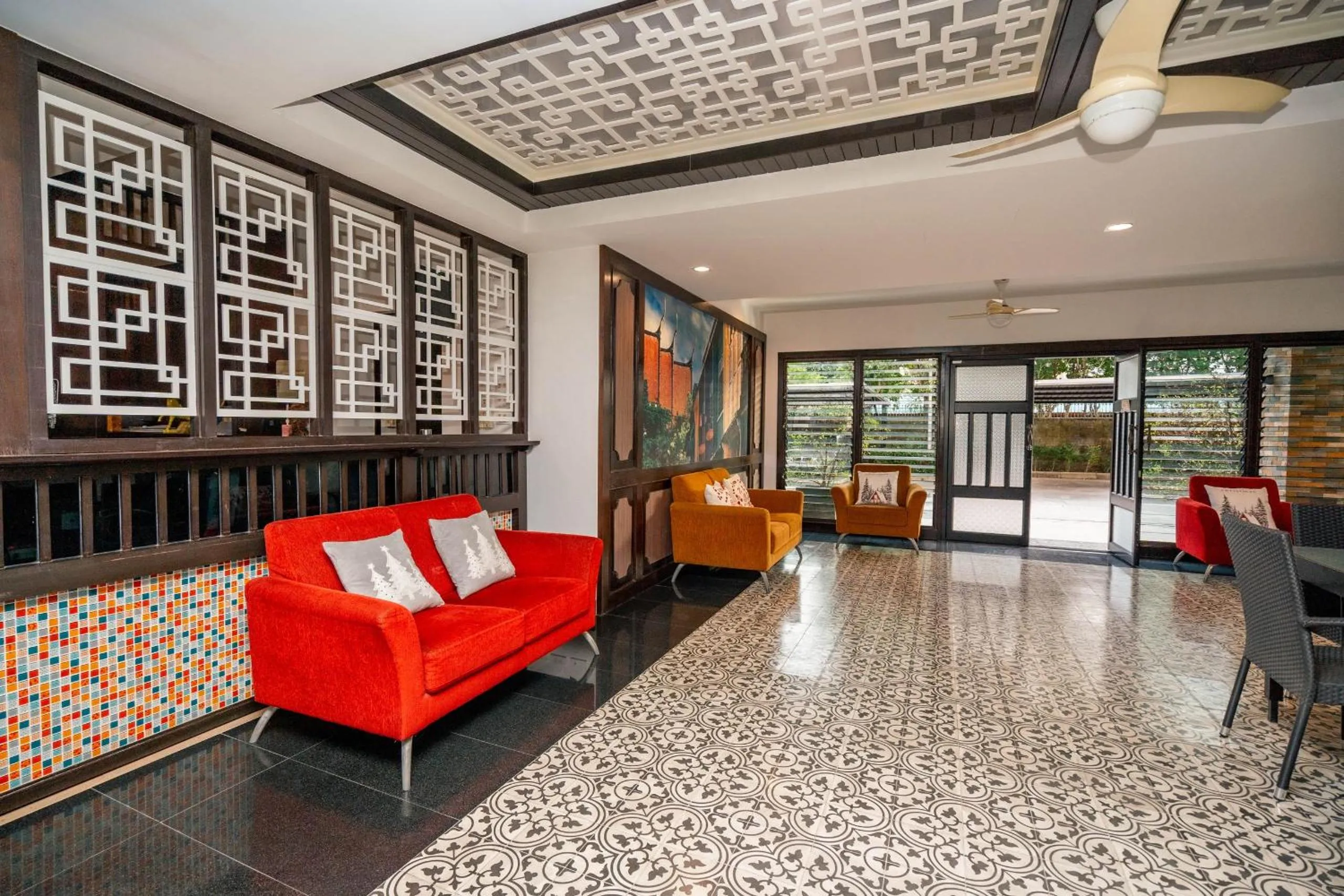 Facade/entrance in Ratana Hotel Chalong