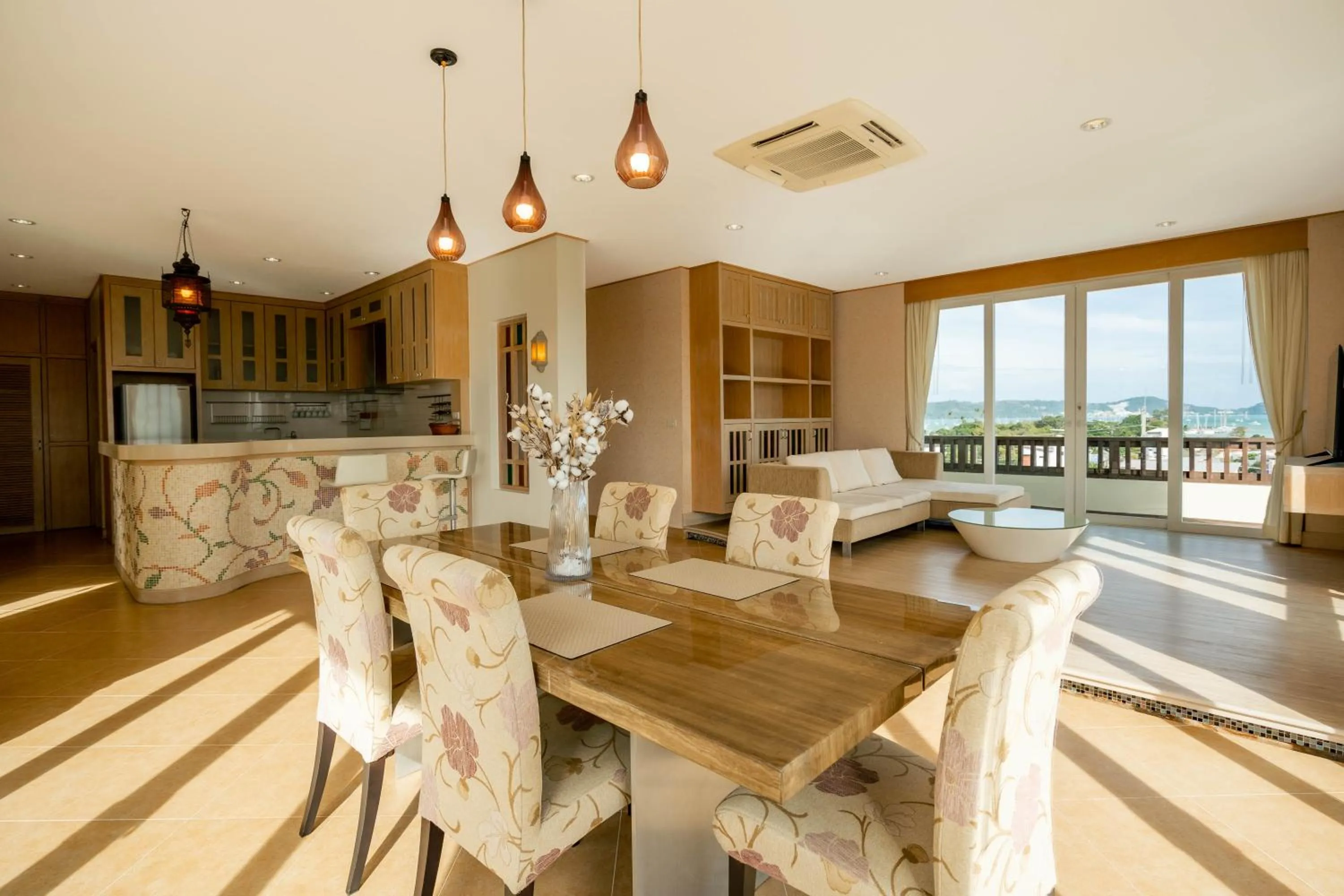 Living room in Ratana Hotel Chalong