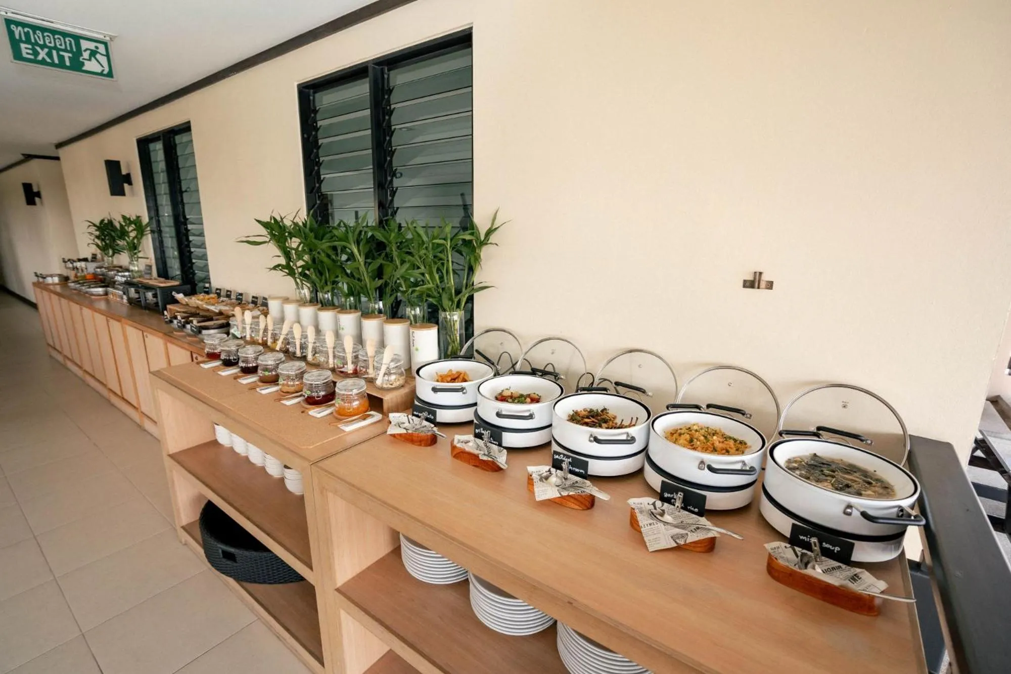 Breakfast in Ratana Hotel Chalong