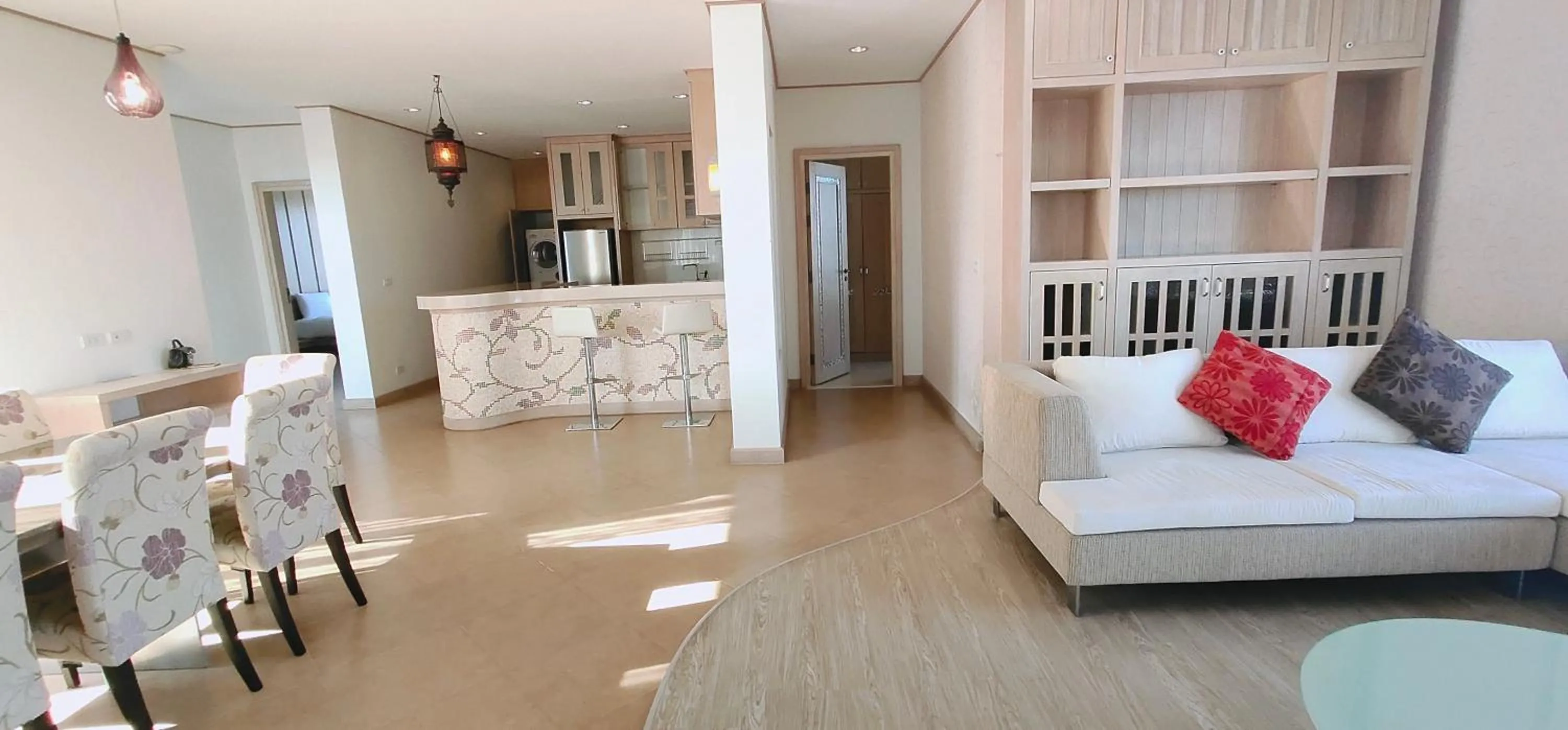 Photo of the whole room in Ratana Hotel Chalong