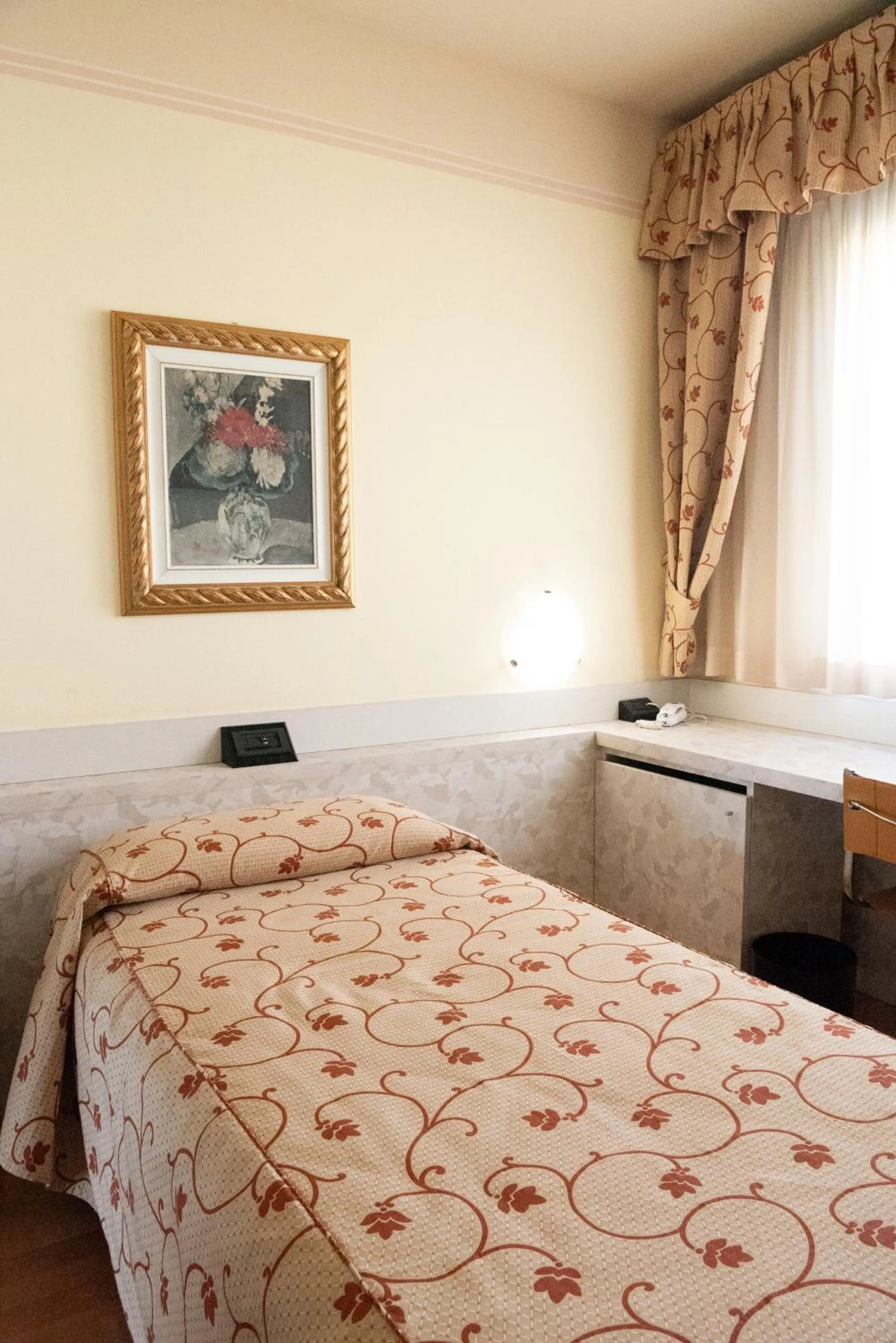 Bedroom, Bed in Melas Hotel