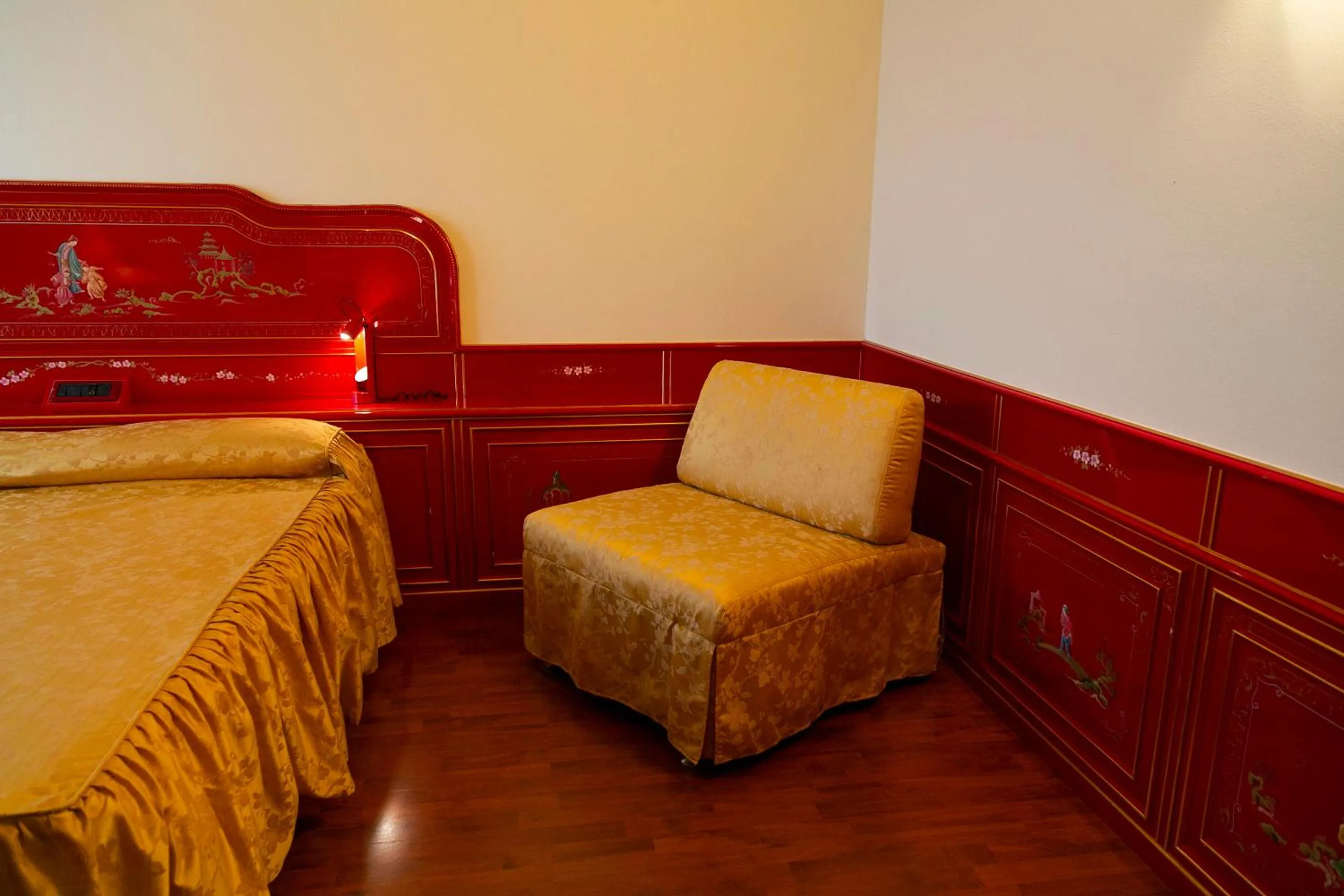 Bedroom in Melas Hotel