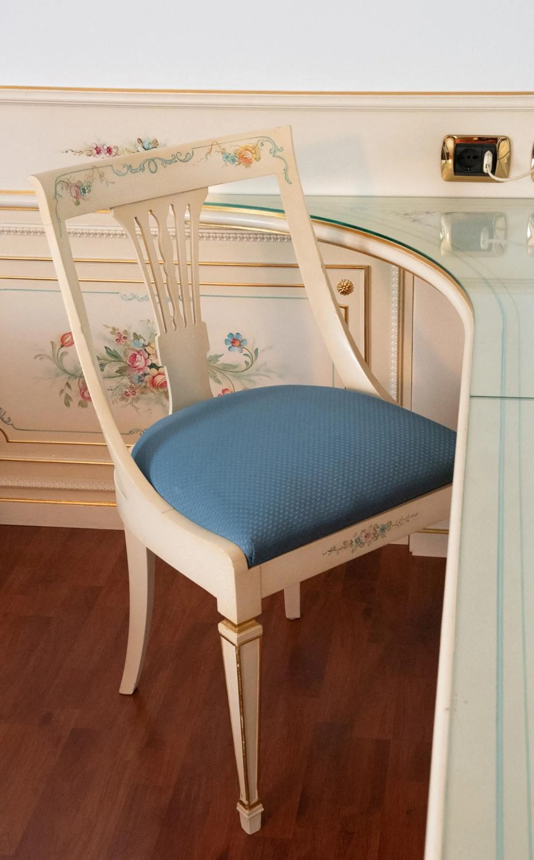 Bedroom in Melas Hotel