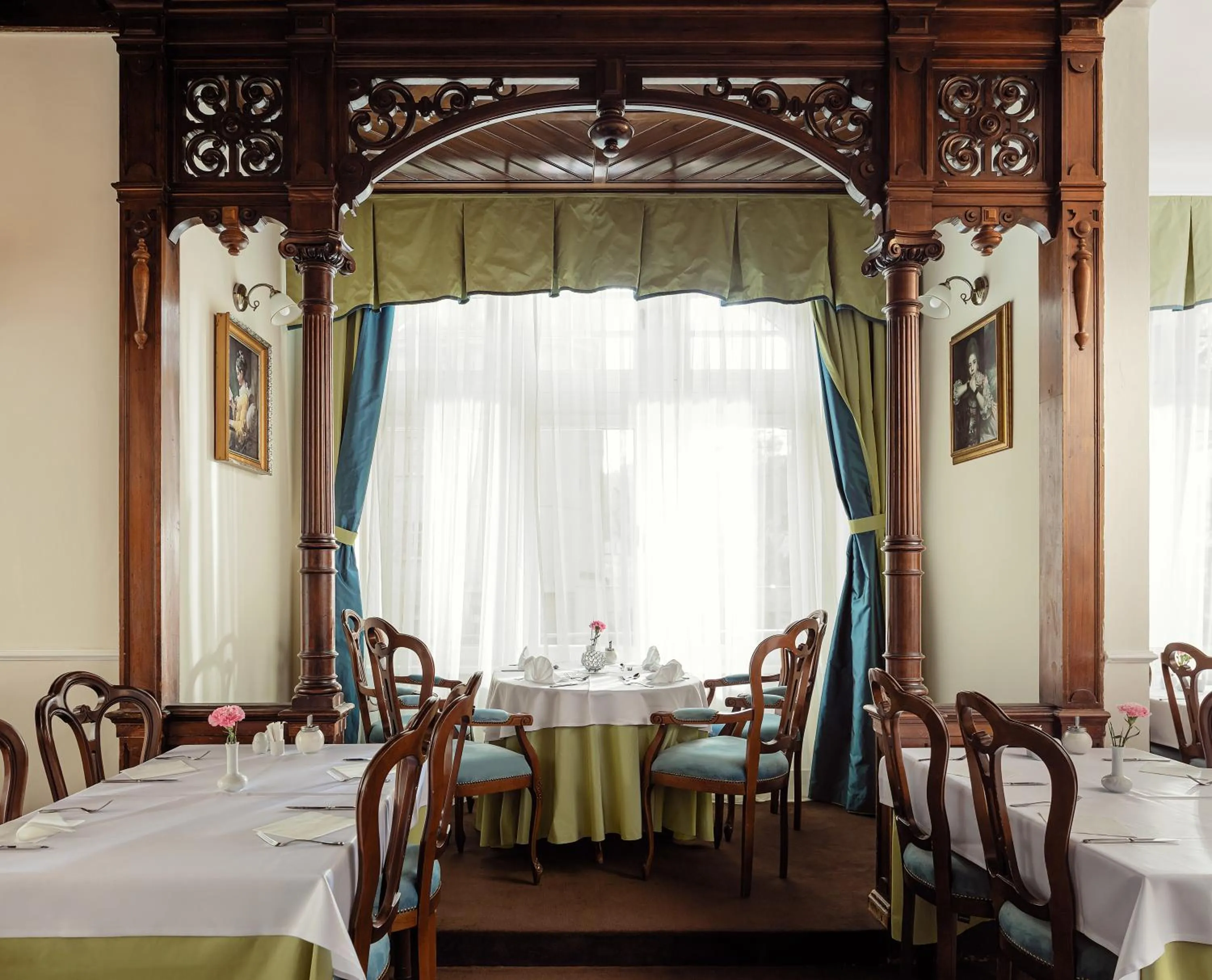 Restaurant/places to eat in Spa Hotel Villa Smetana