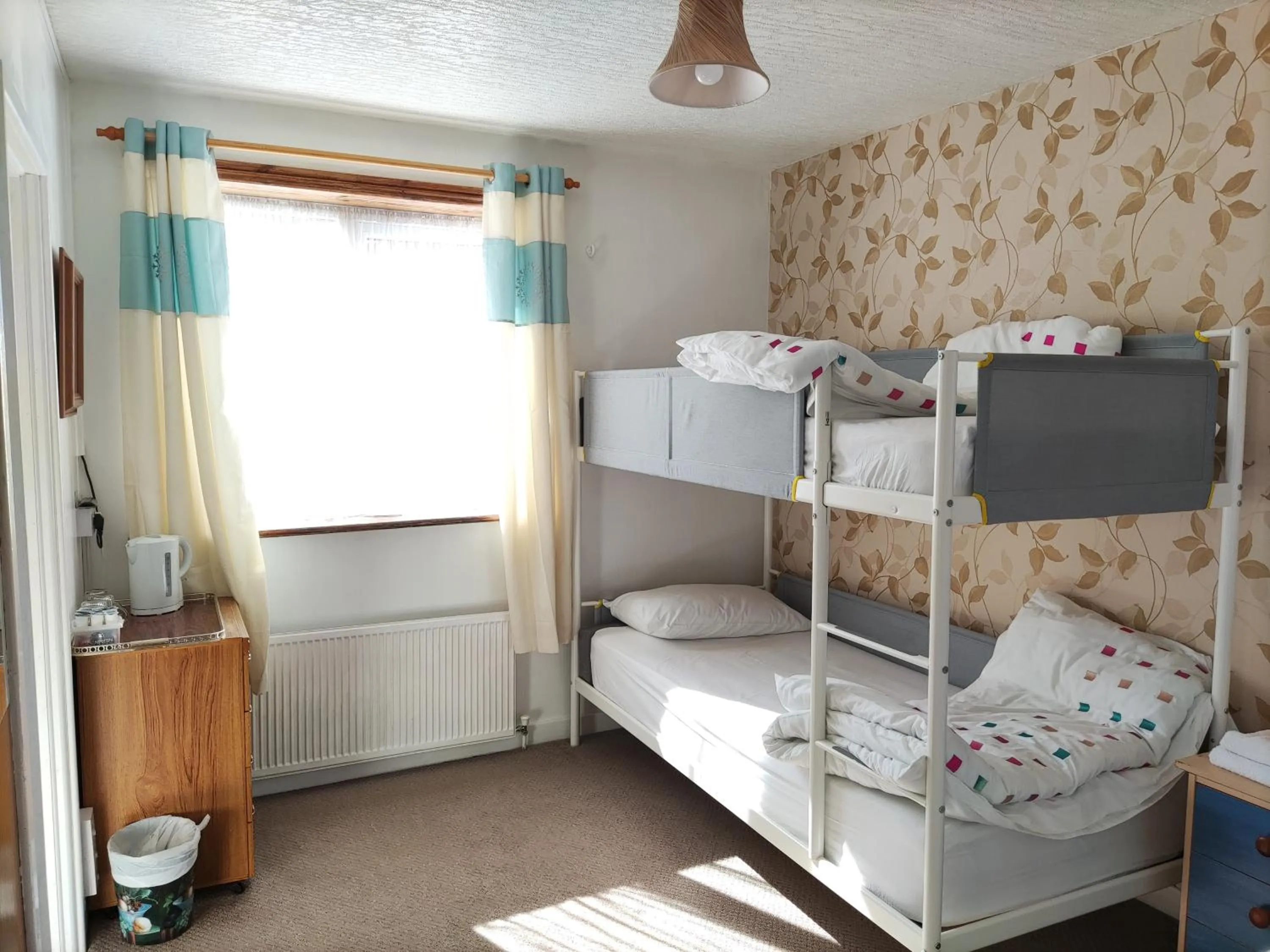 bunk bed in The Highfield Private Hotel