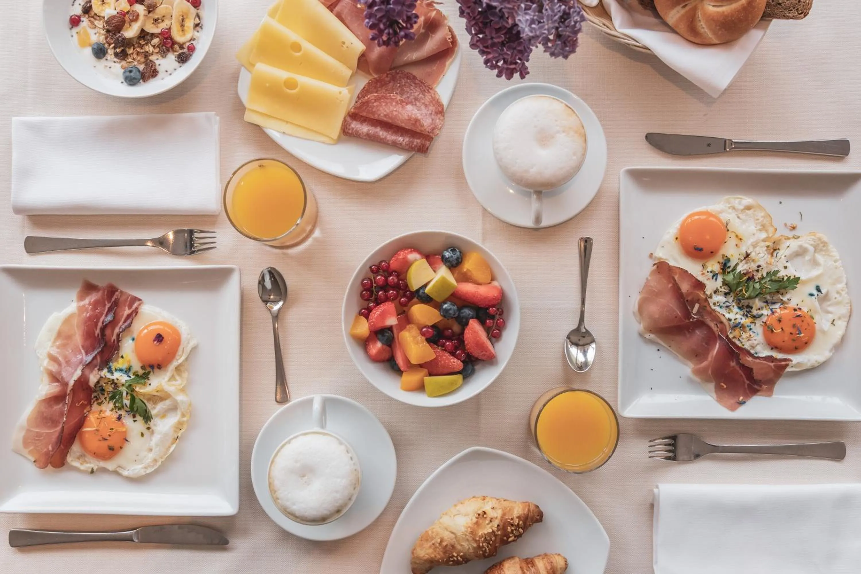 Food and drinks in Feldmilla Design Hotel - Wellness & SPA