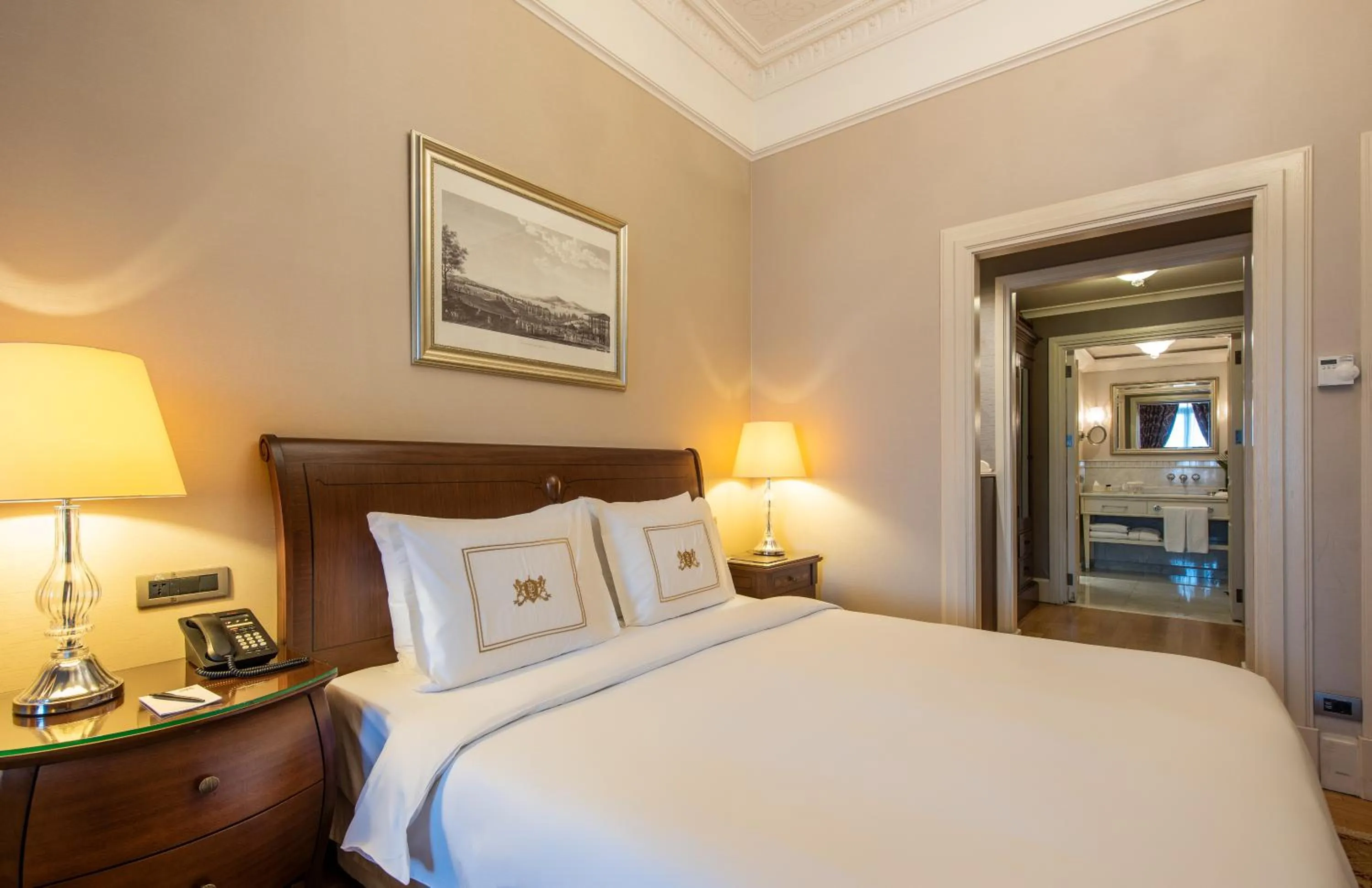 Bedroom, Bed in Pera Palace Hotel