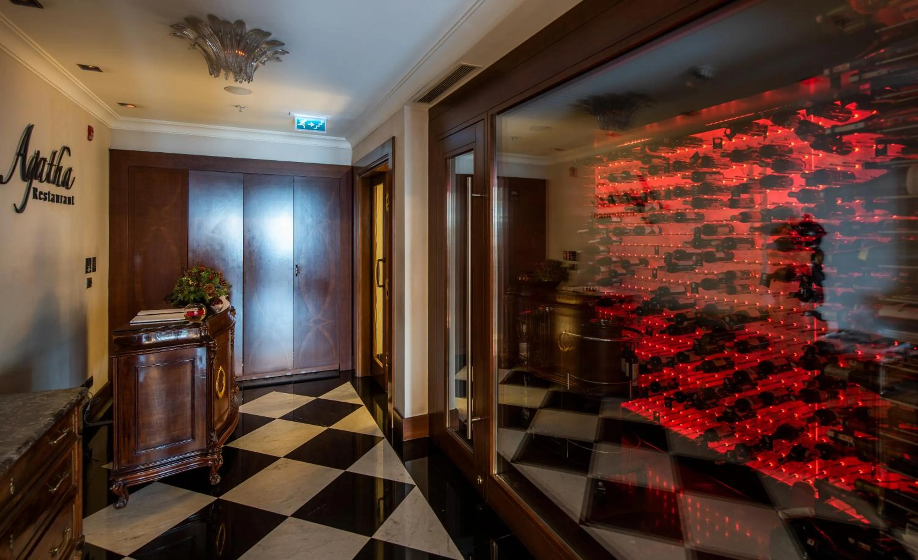 Restaurant/places to eat in Pera Palace Hotel