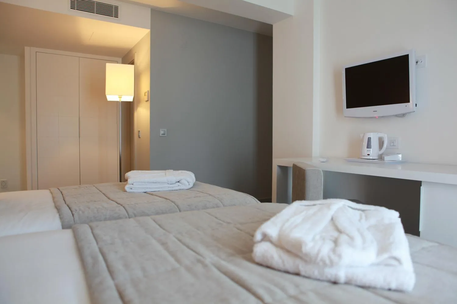 Photo of the whole room, Bed in Hotel Anjo de Portugal