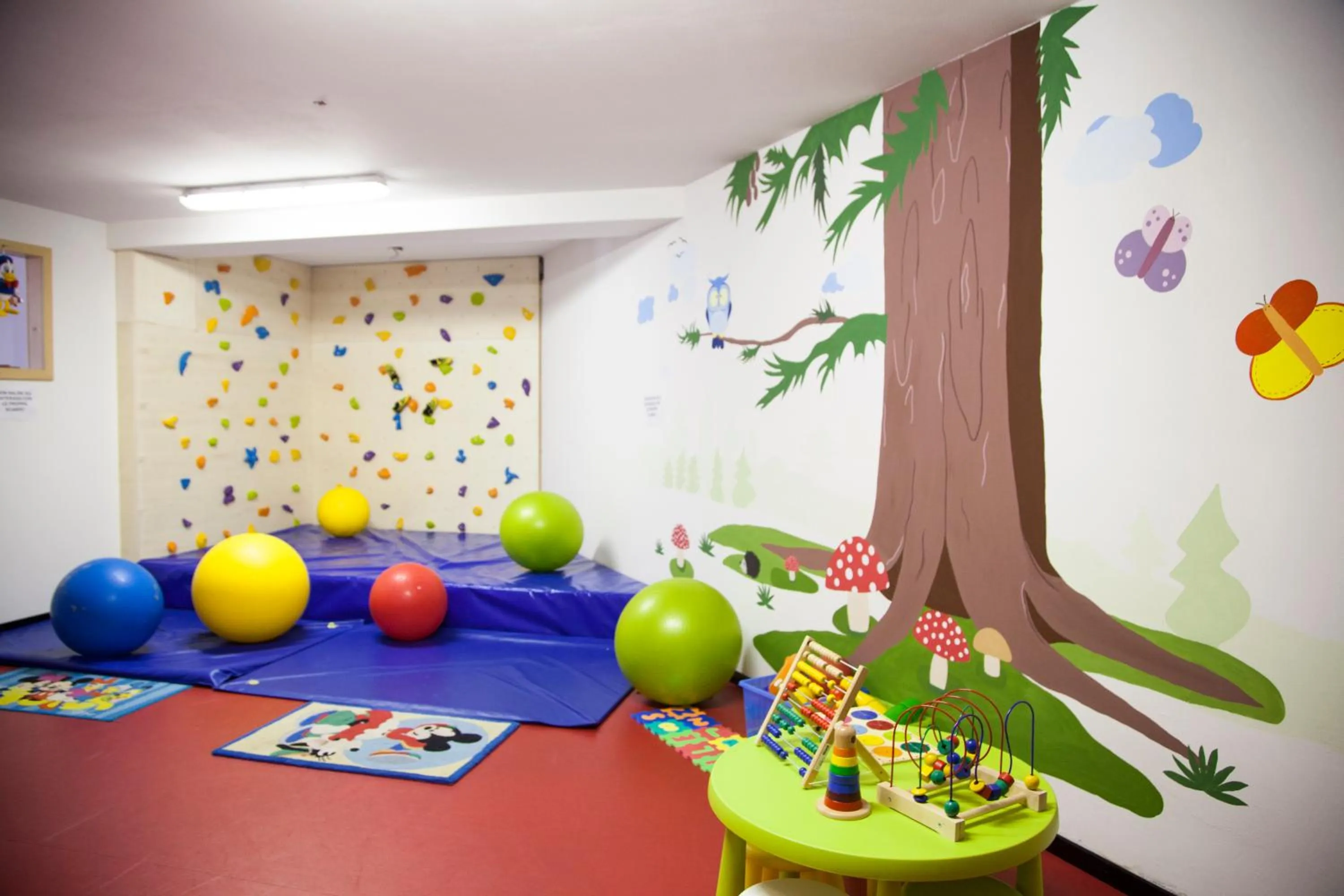 Children play ground in Alpine Touring Hotel-petfriendly