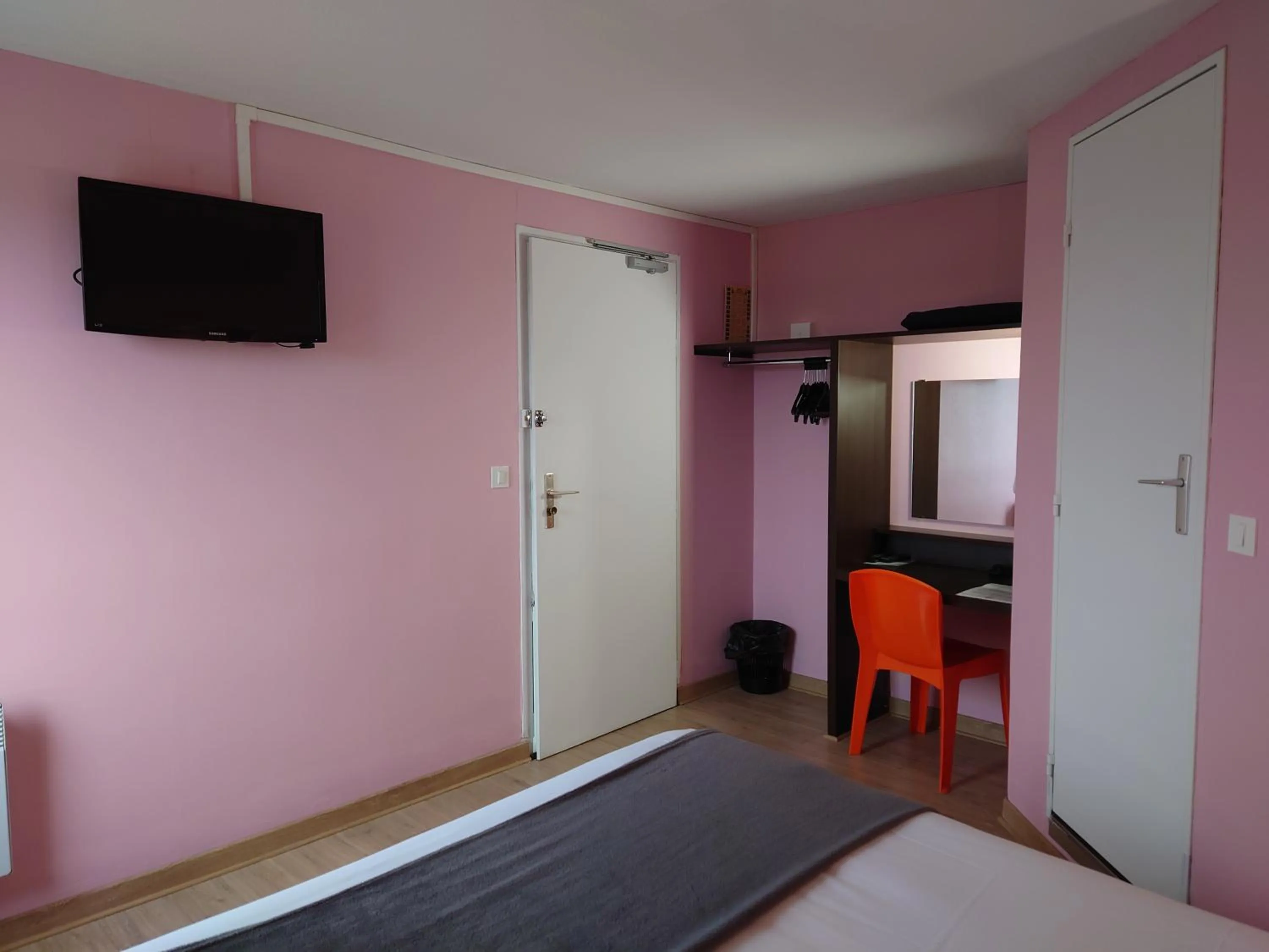 Bed in Fasthotel Angers Beaucouzé