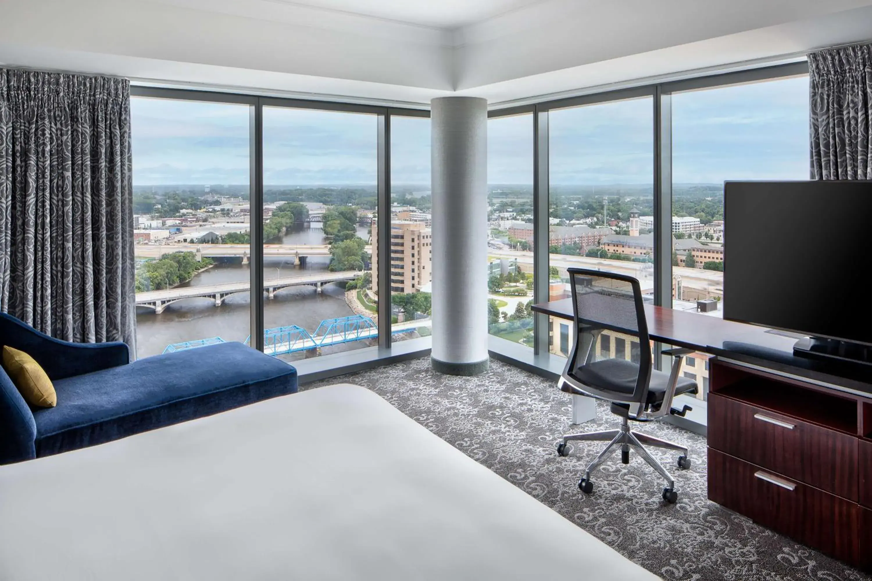 Bedroom, Bed in Amway Grand Plaza Hotel, Curio Collection by Hilton Bedroom, Bed in Amway Grand Plaza Hotel, Curio Collection by Hilton