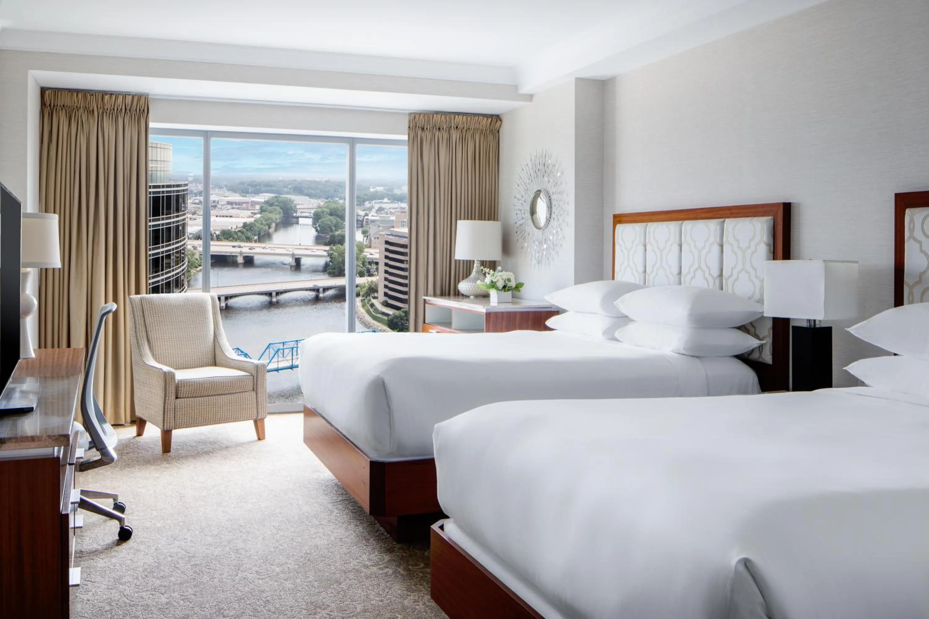 Bedroom, Bed in Amway Grand Plaza Hotel, Curio Collection by Hilton