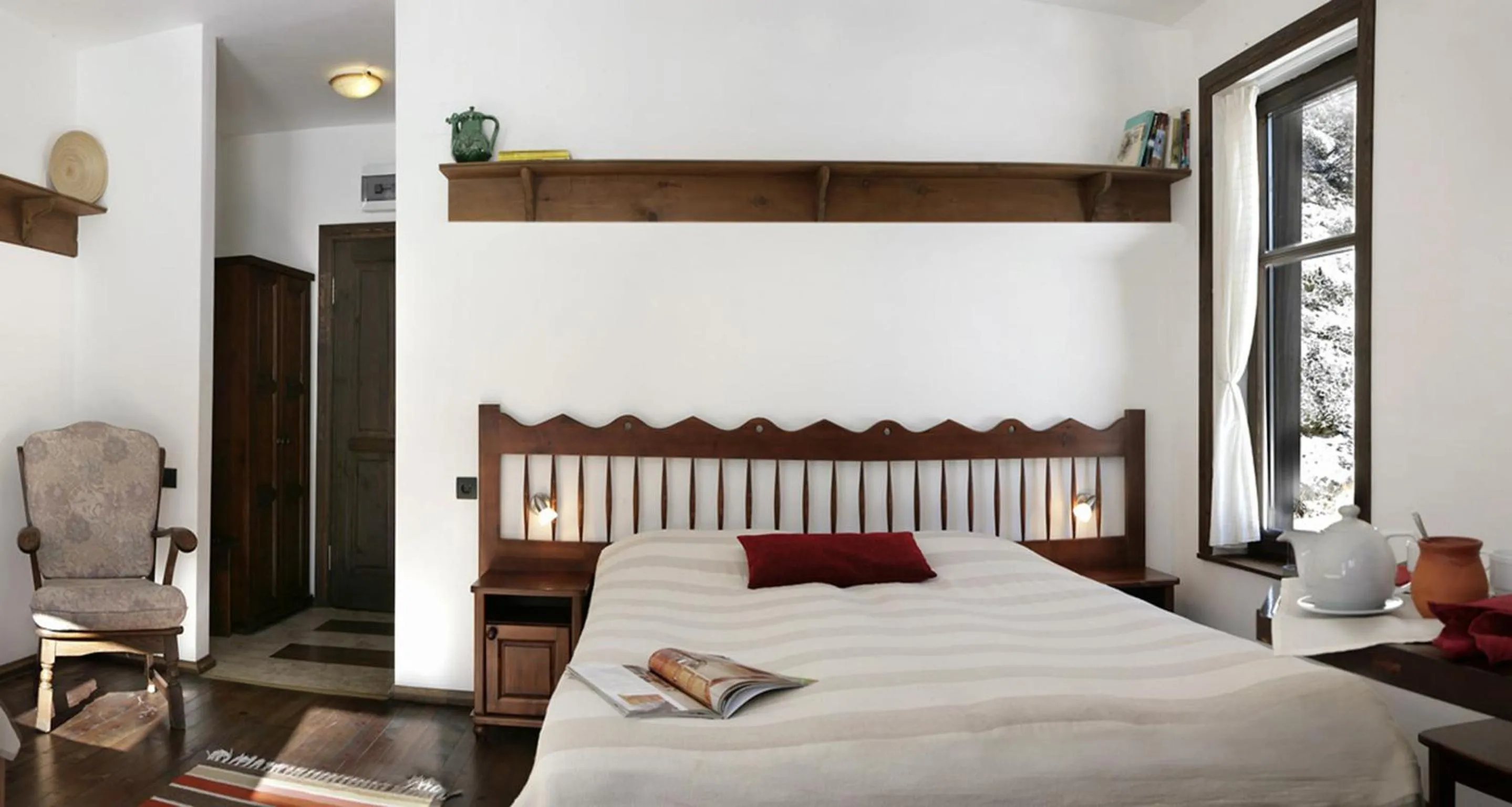 Photo of the whole room, Bed in Family Hotel Arkan Han