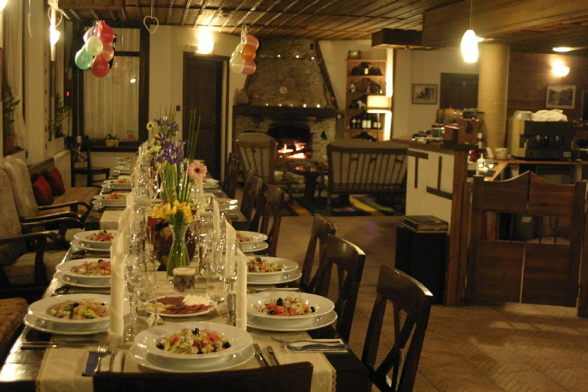 Restaurant/places to eat in Family Hotel Arkan Han