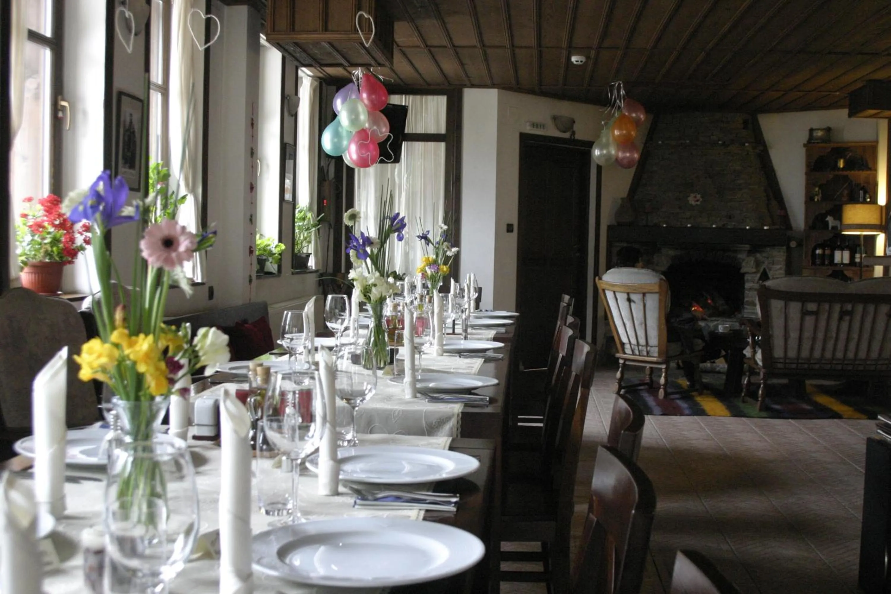 Restaurant/places to eat in Family Hotel Arkan Han
