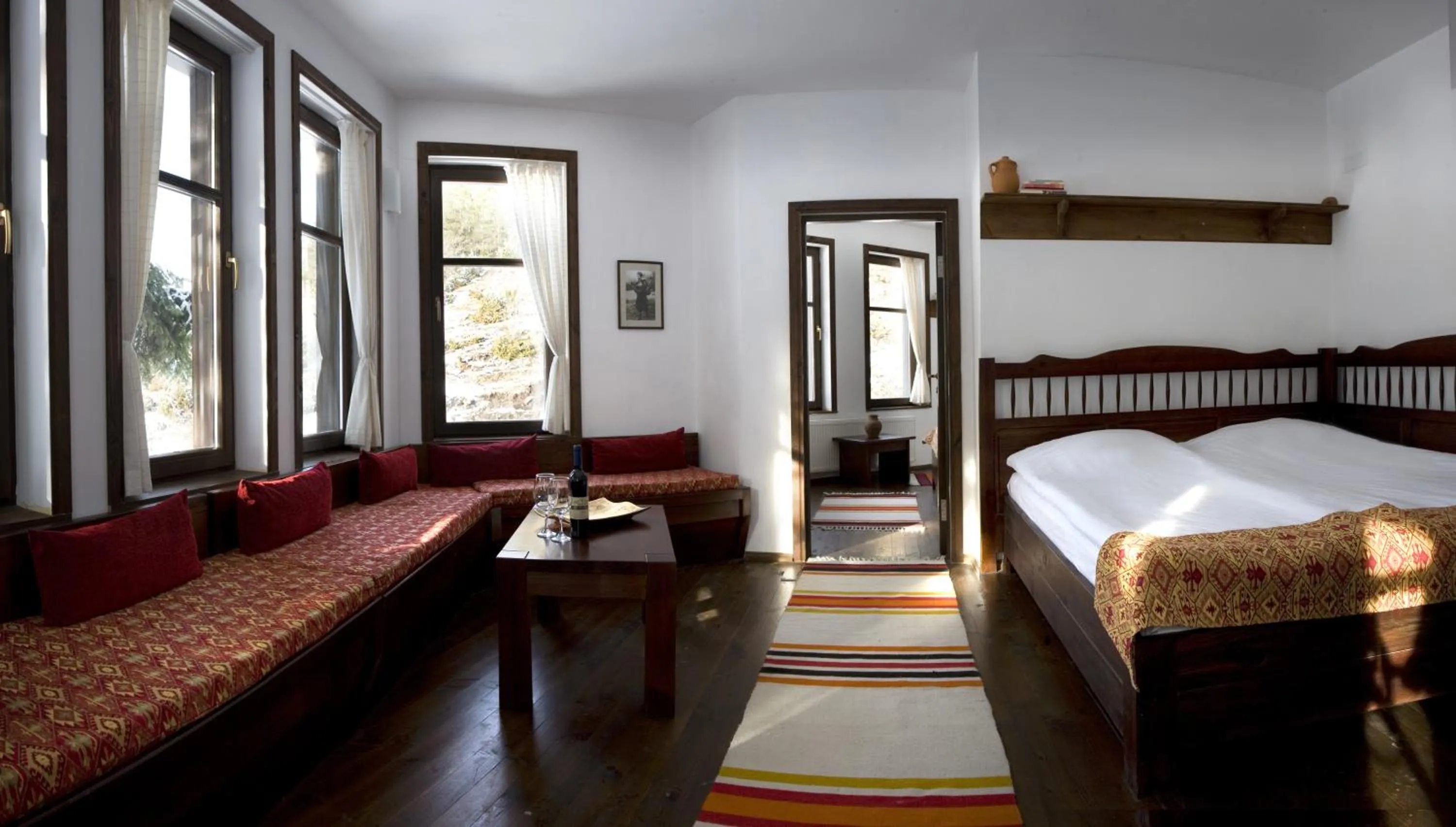 Photo of the whole room, Bed in Family Hotel Arkan Han
