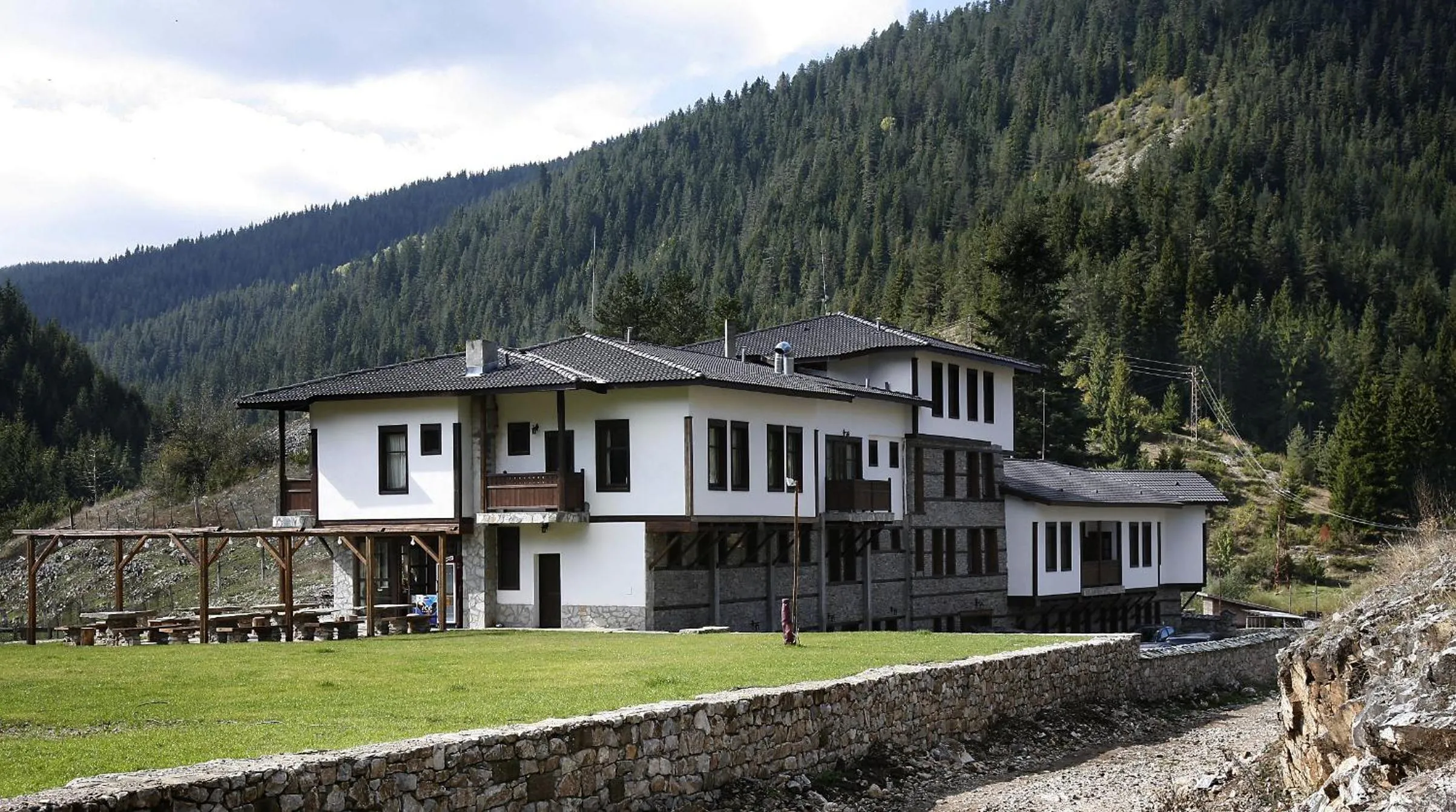 Facade/entrance in Family Hotel Arkan Han