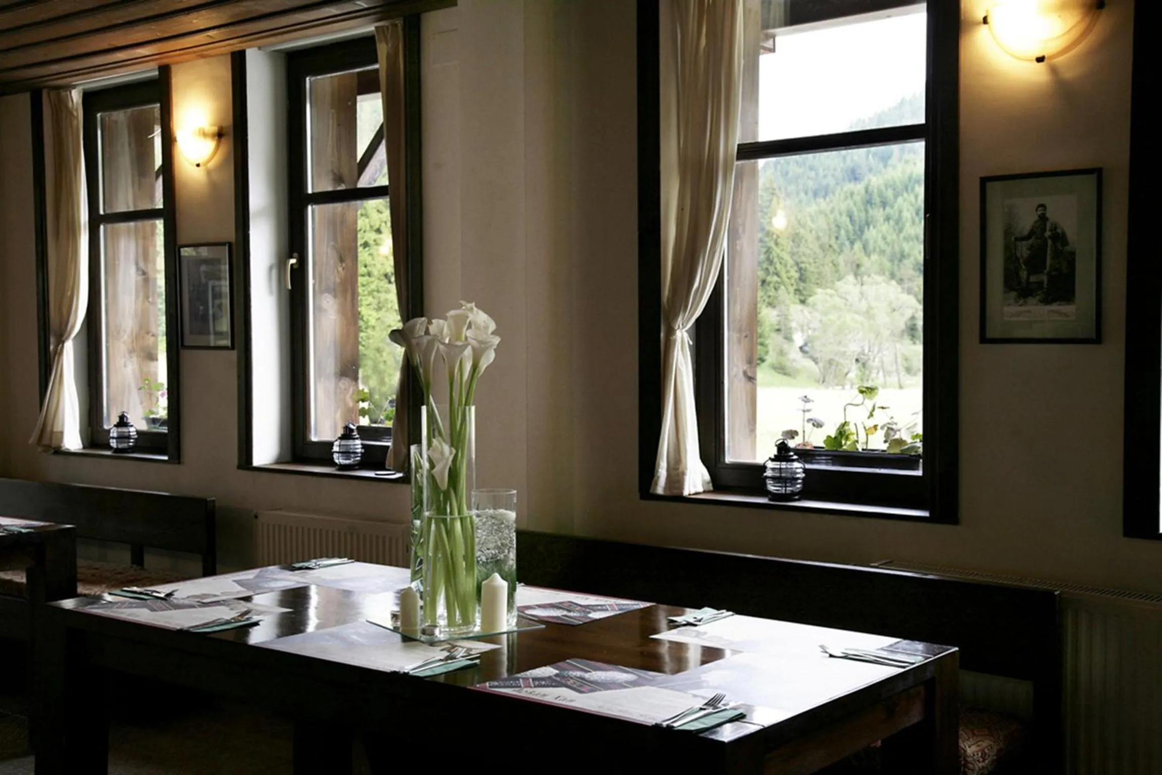 Restaurant/places to eat in Family Hotel Arkan Han