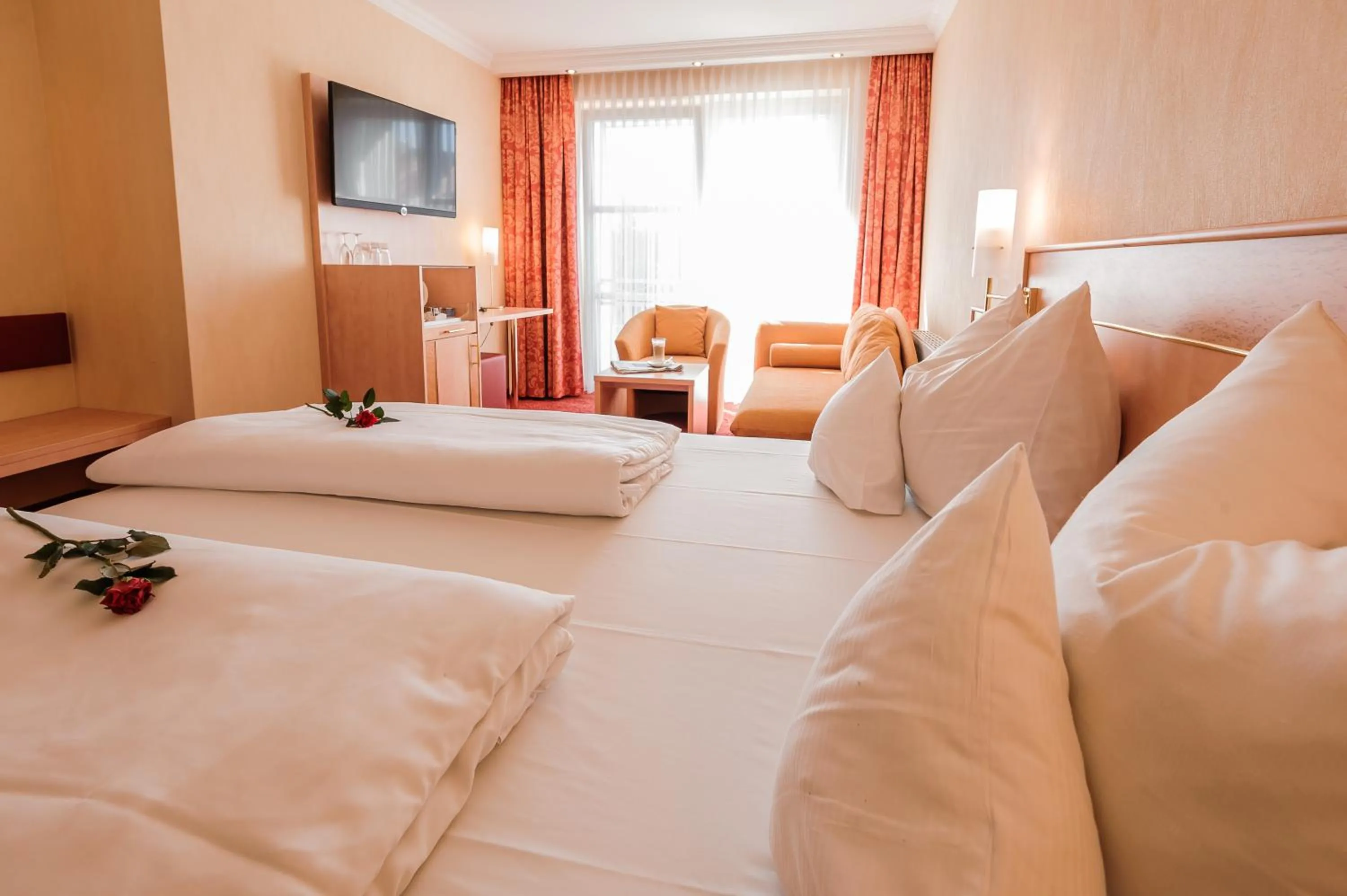 Photo of the whole room, Bed in Hotel an der Linah garni