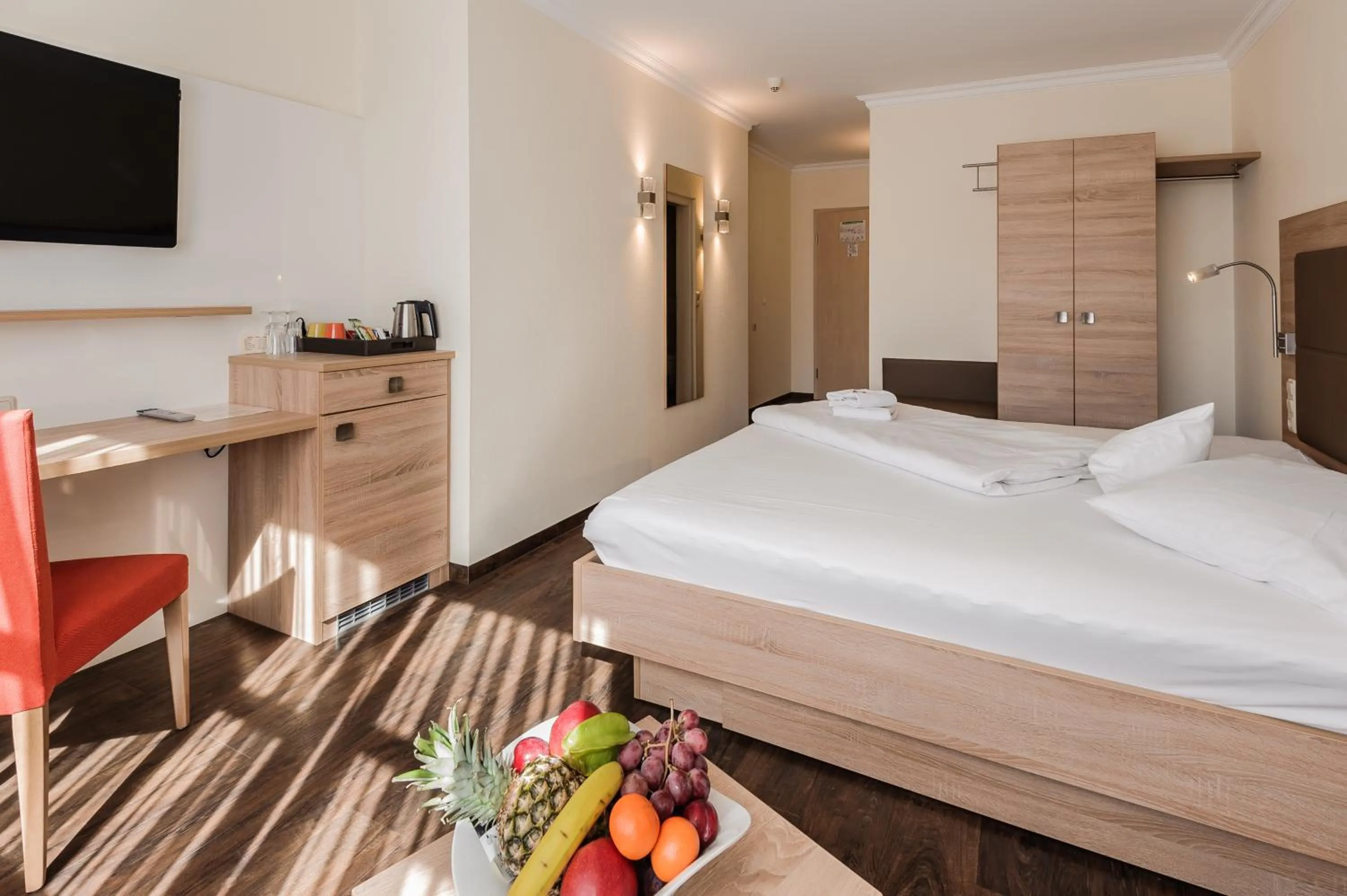 Photo of the whole room, Bed in Hotel an der Linah garni