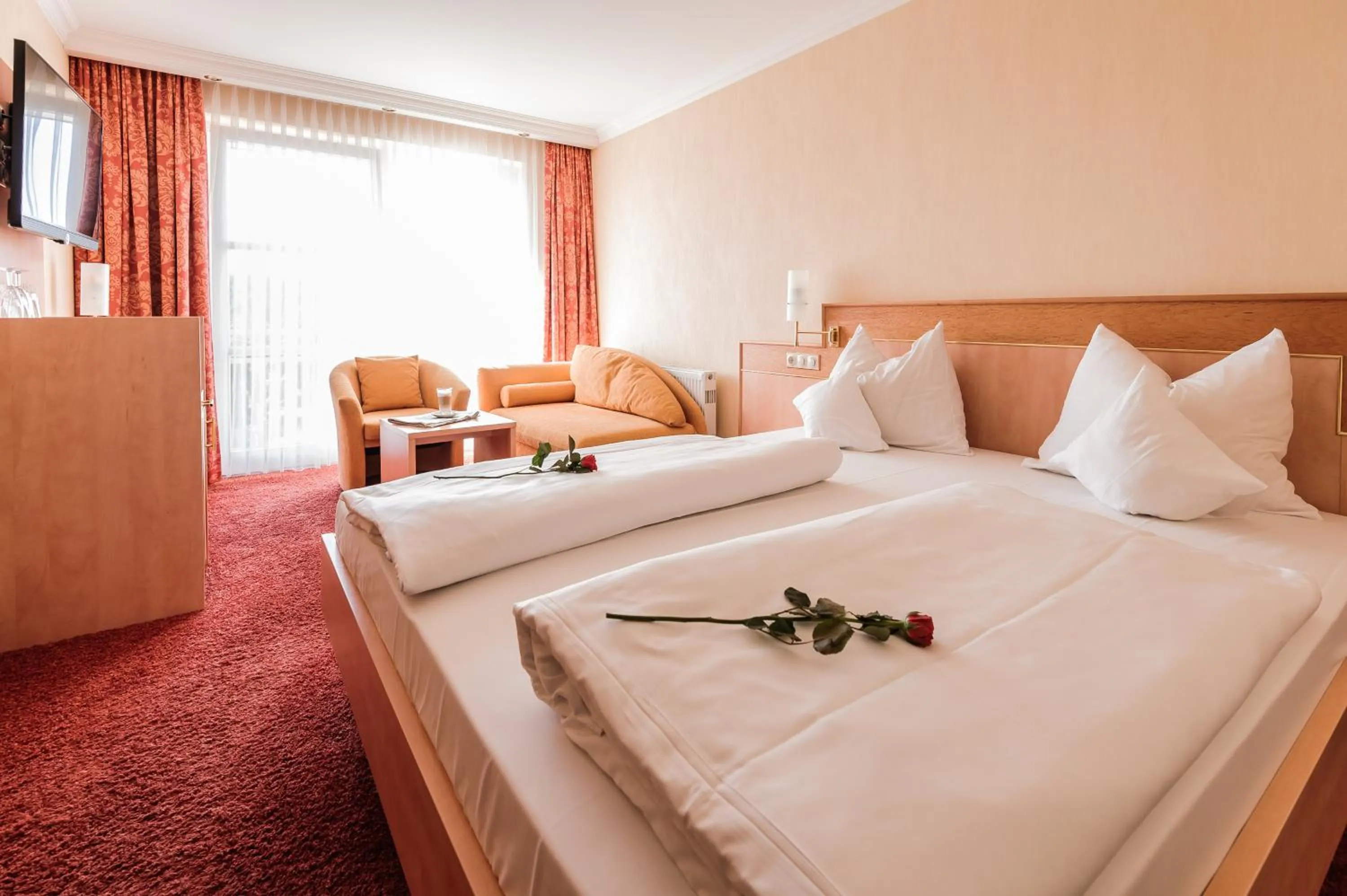 Photo of the whole room, Bed in Hotel an der Linah garni