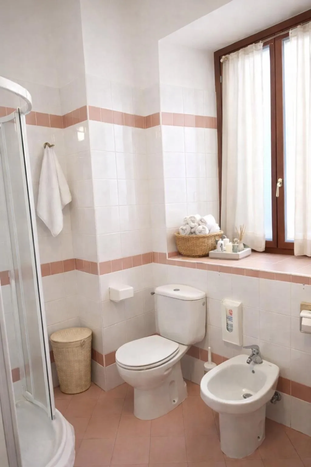 Shower in Hotel Oberje Dla Viere