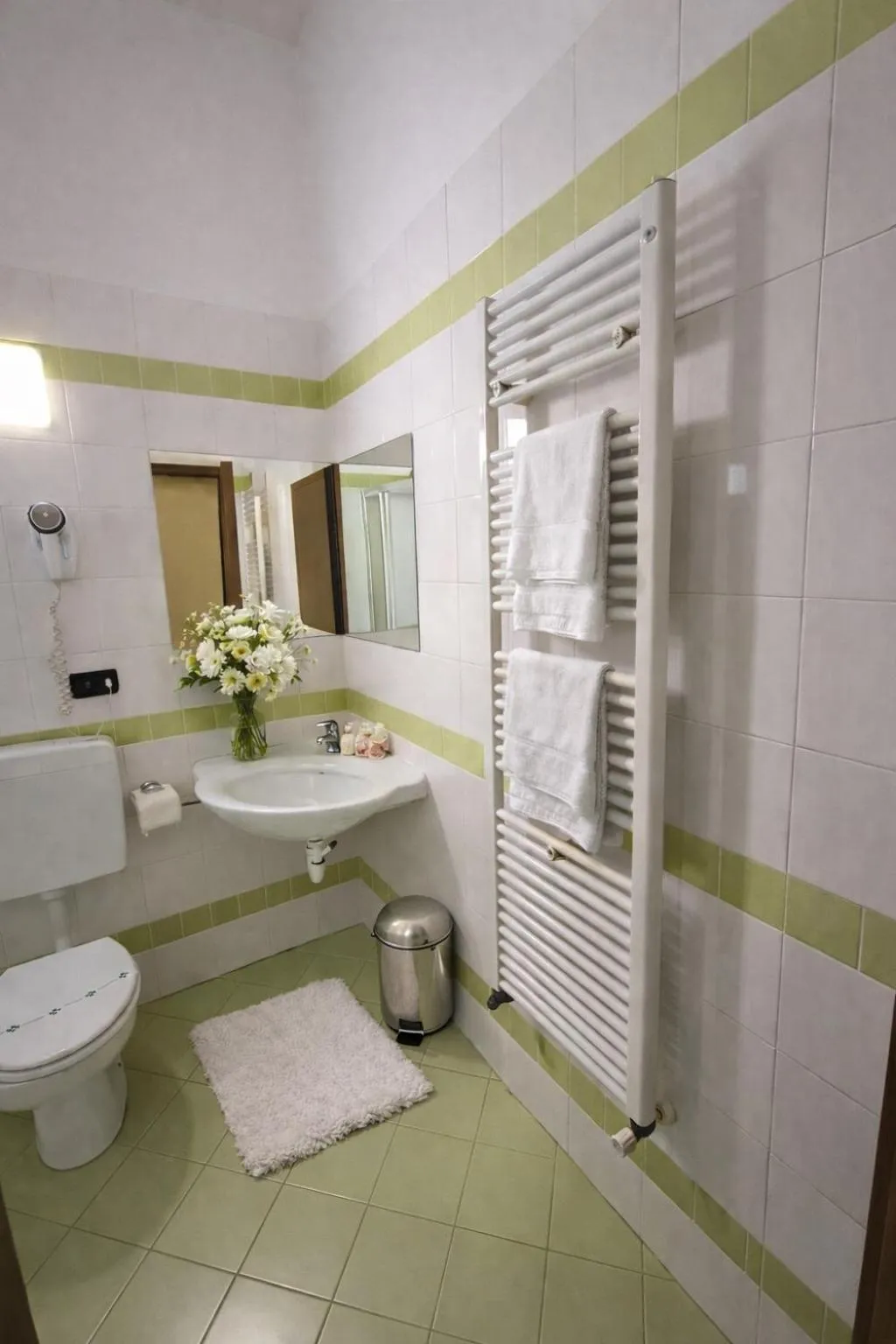 Toilet in Hotel Oberje Dla Viere