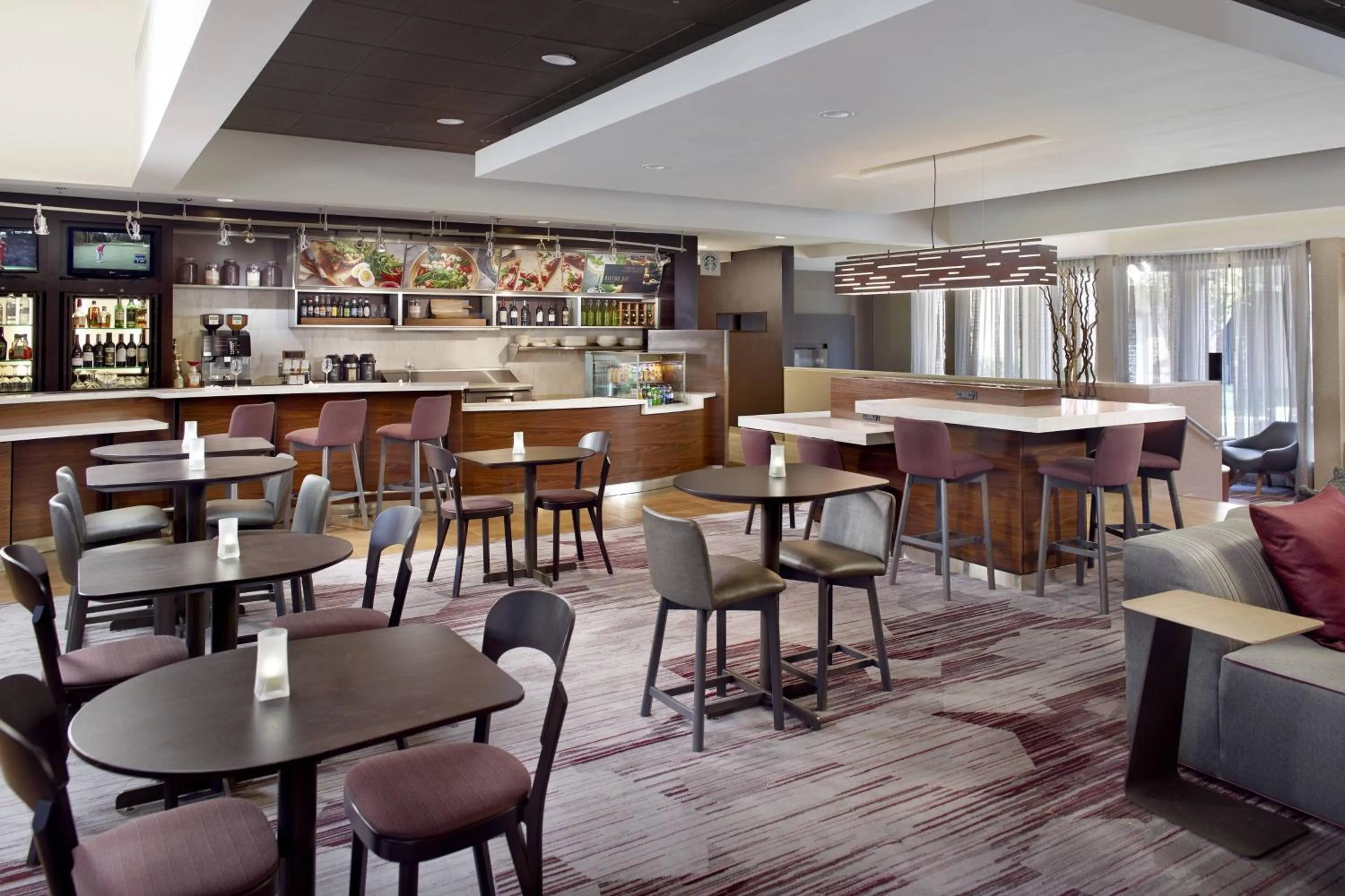 Restaurant/places to eat in Courtyard Charlotte Arrowood