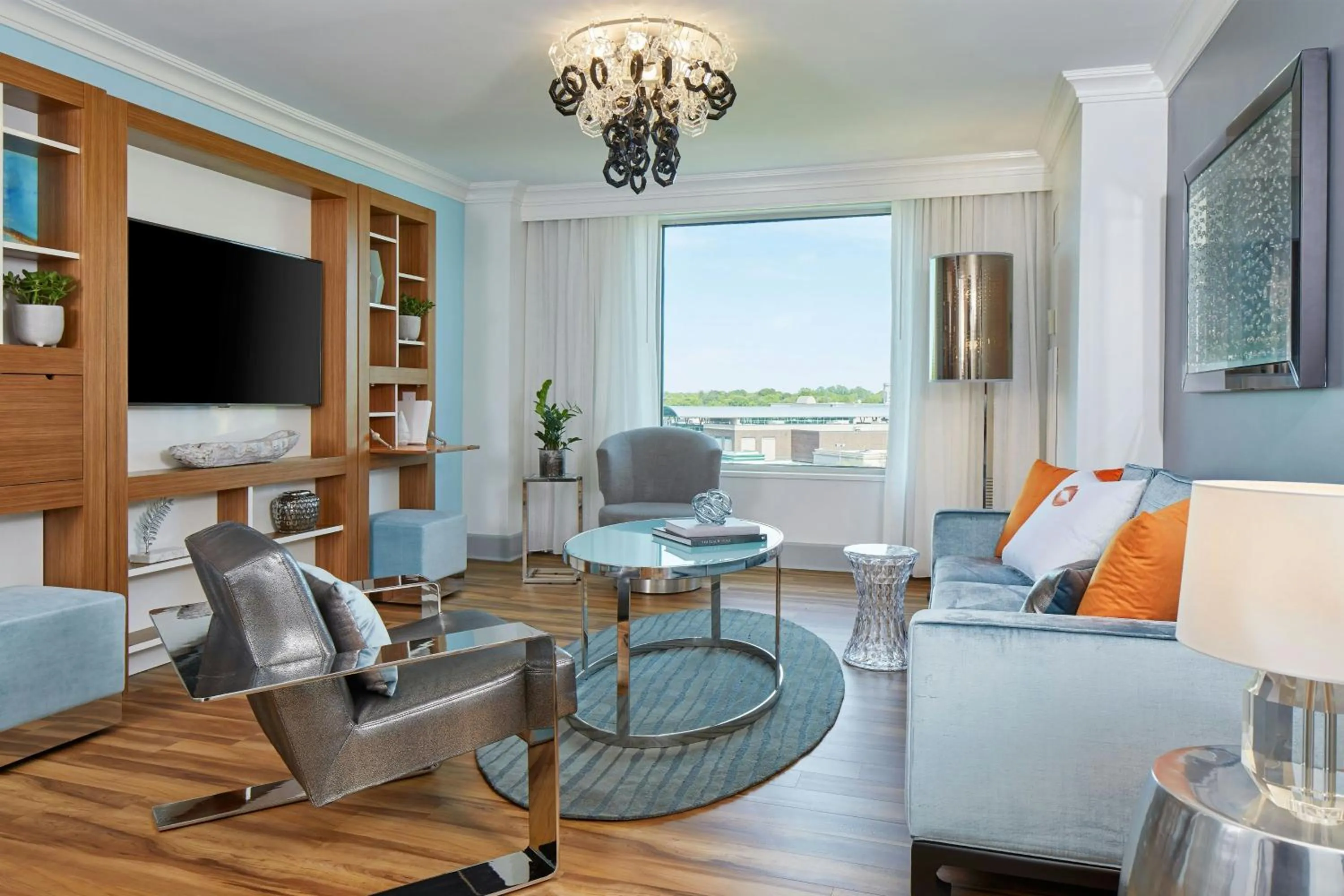 Photo of the whole room in Renaissance Charlotte SouthPark Hotel