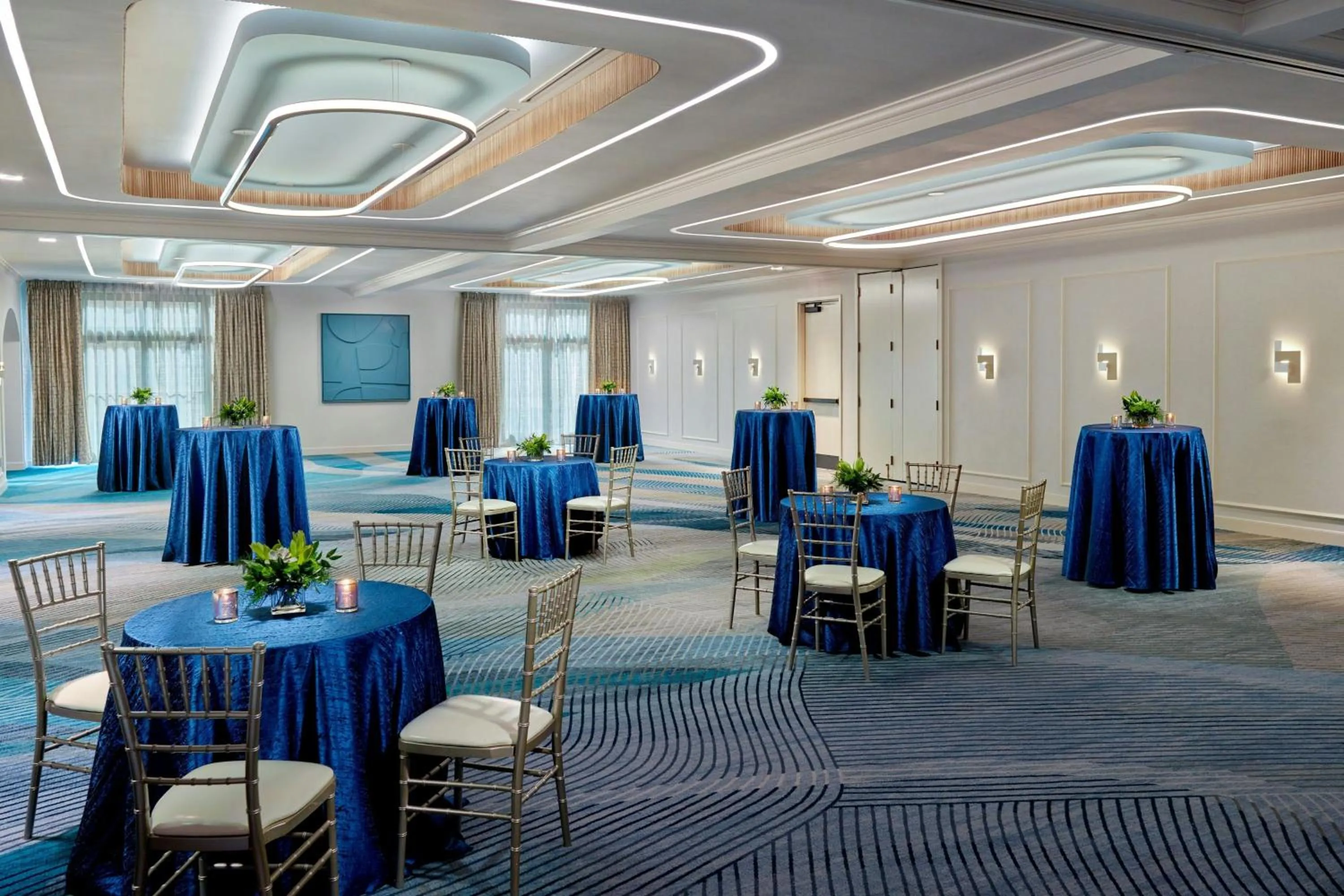 Lobby or reception in Renaissance Charlotte SouthPark Hotel