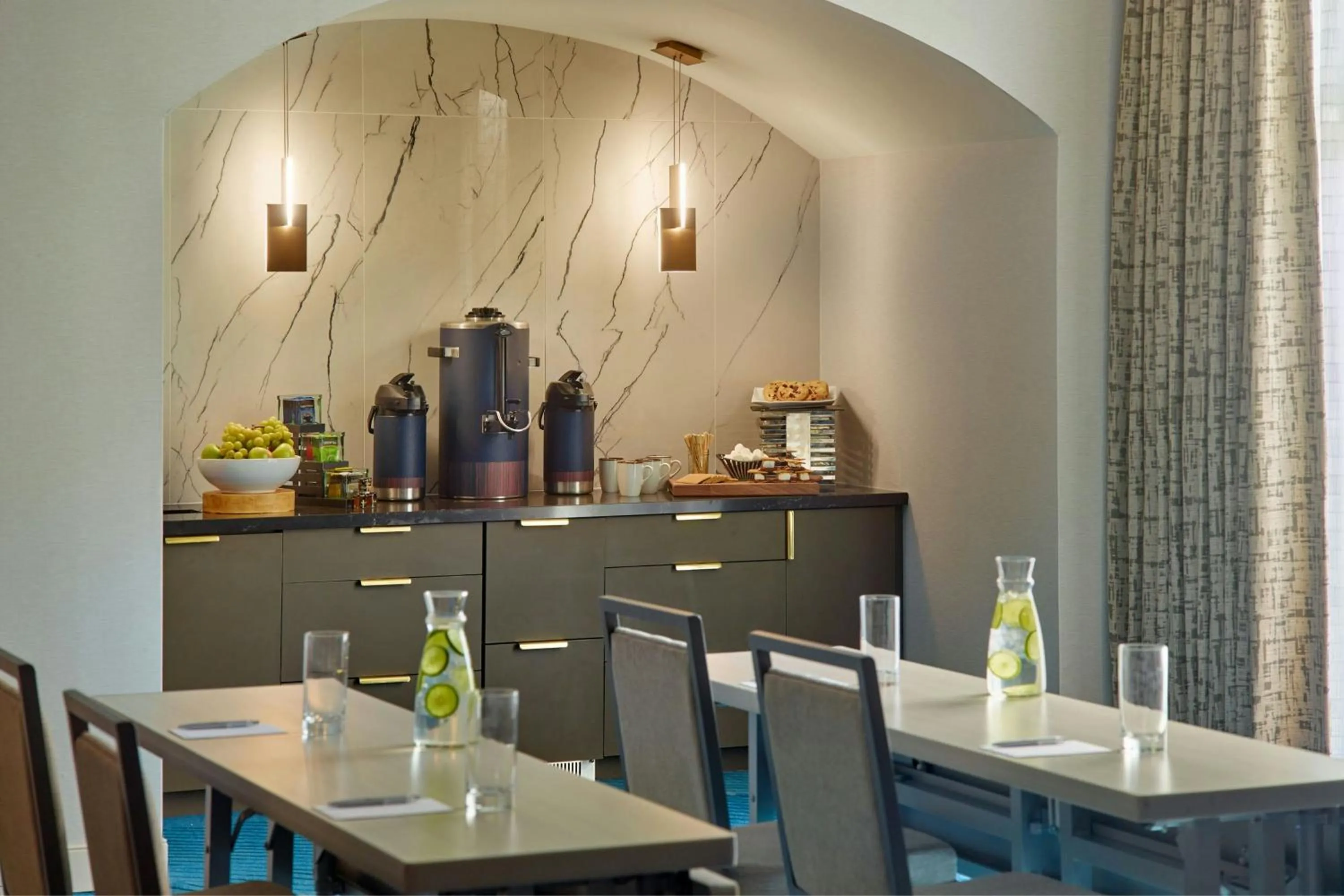 Meeting/conference room in Renaissance Charlotte SouthPark Hotel