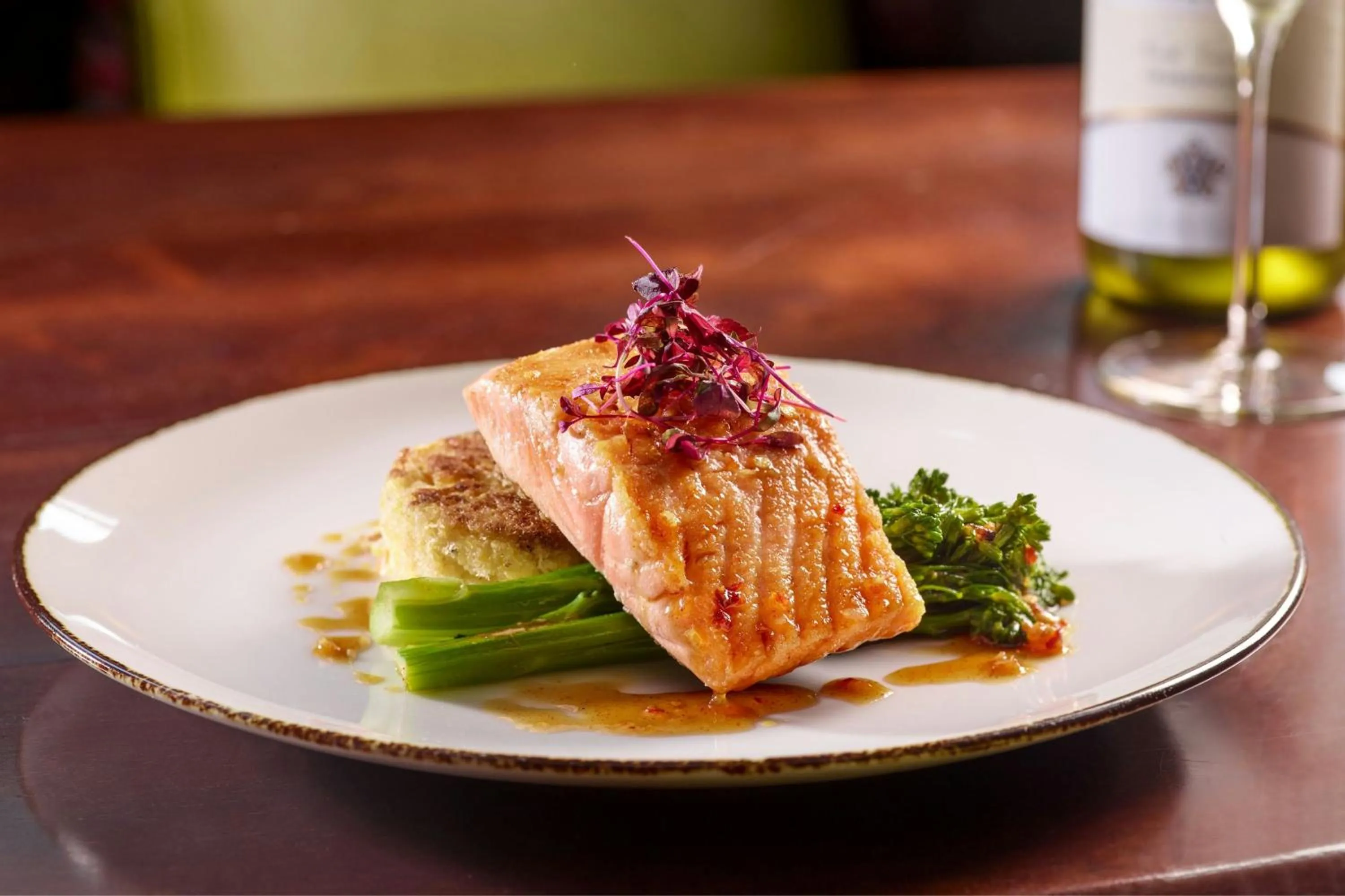 Restaurant/places to eat in Renaissance Charlotte SouthPark Hotel