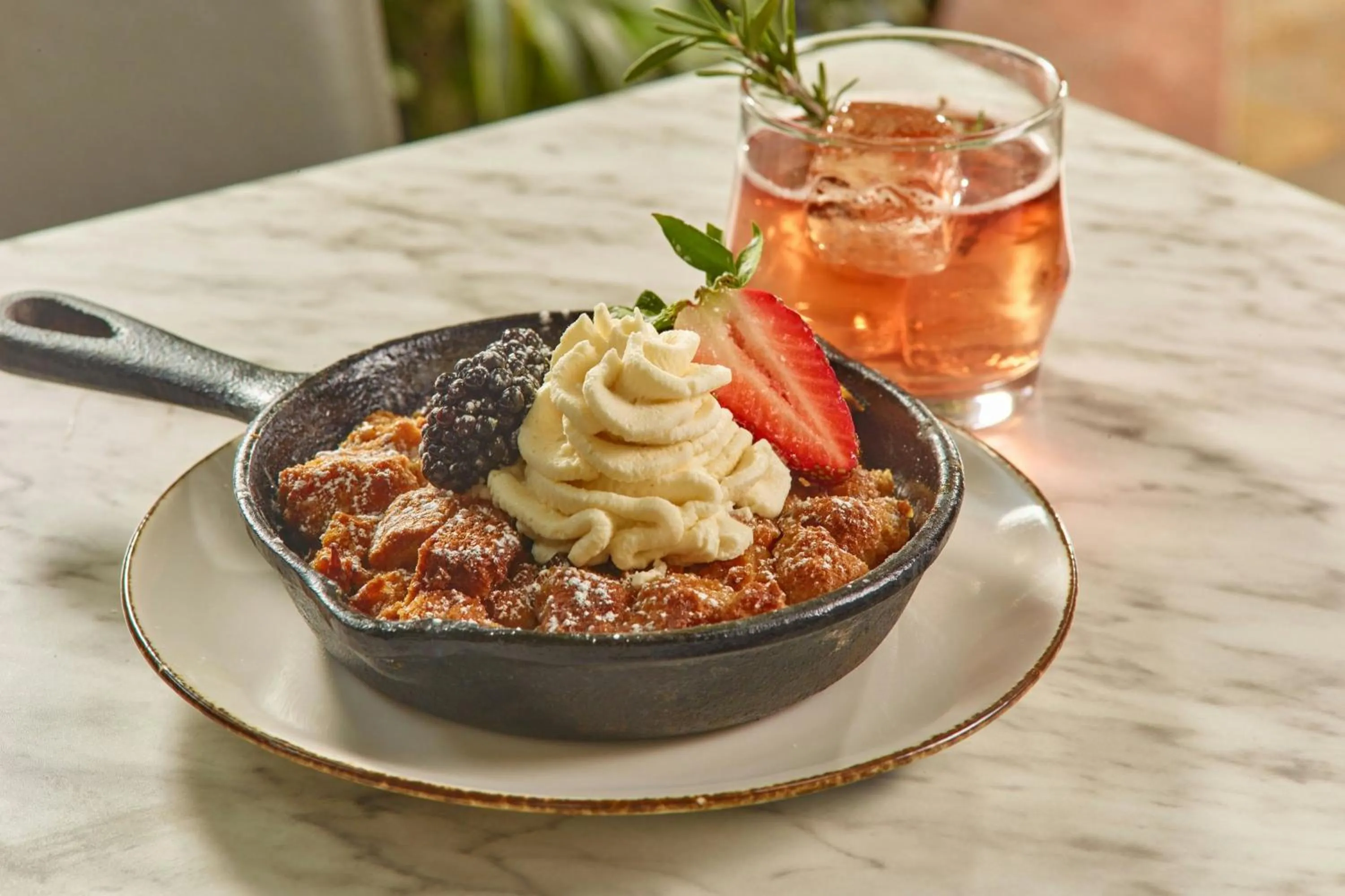 Restaurant/places to eat in Renaissance Charlotte SouthPark Hotel