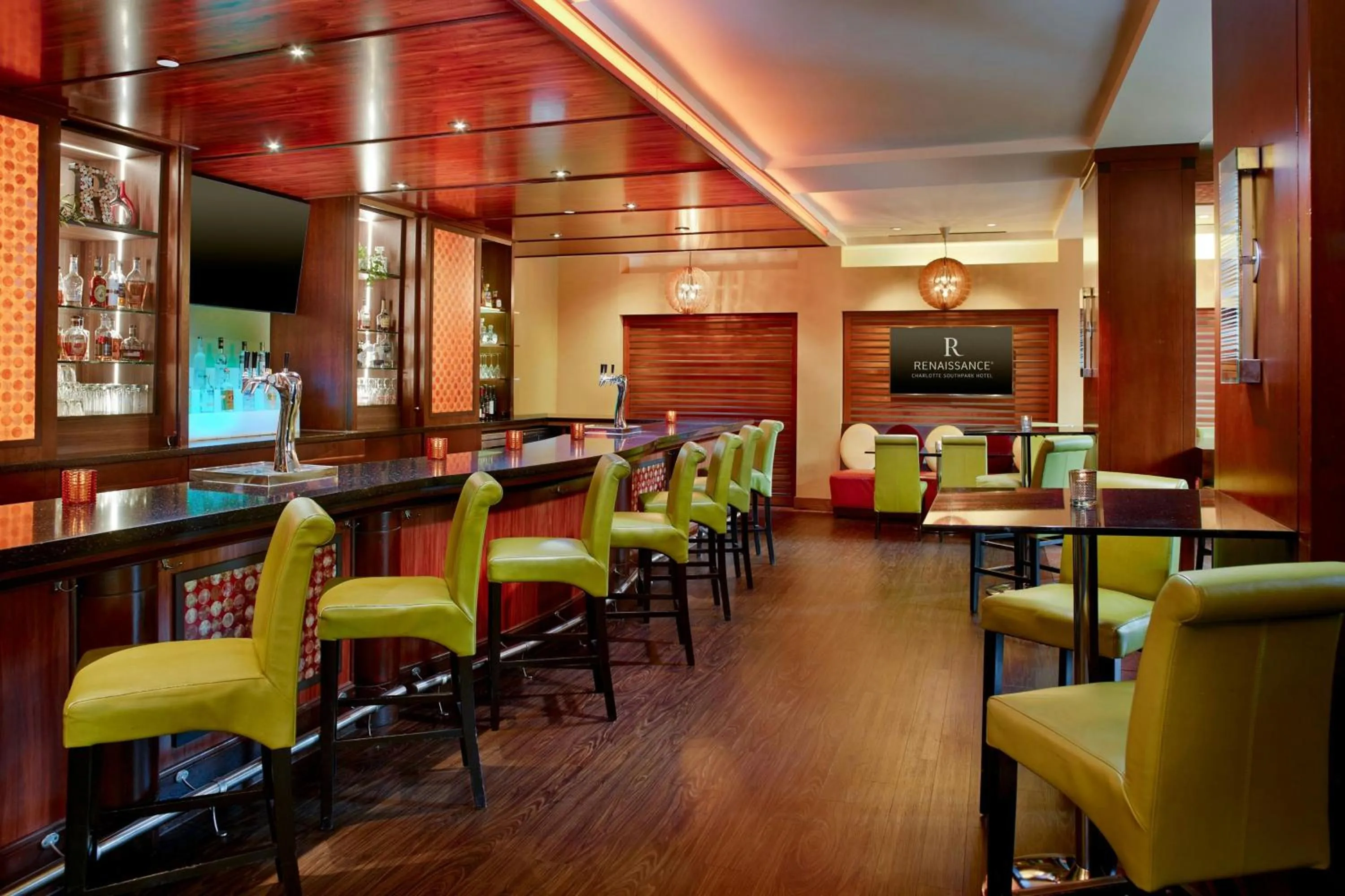 Lounge or bar in Renaissance Charlotte SouthPark Hotel