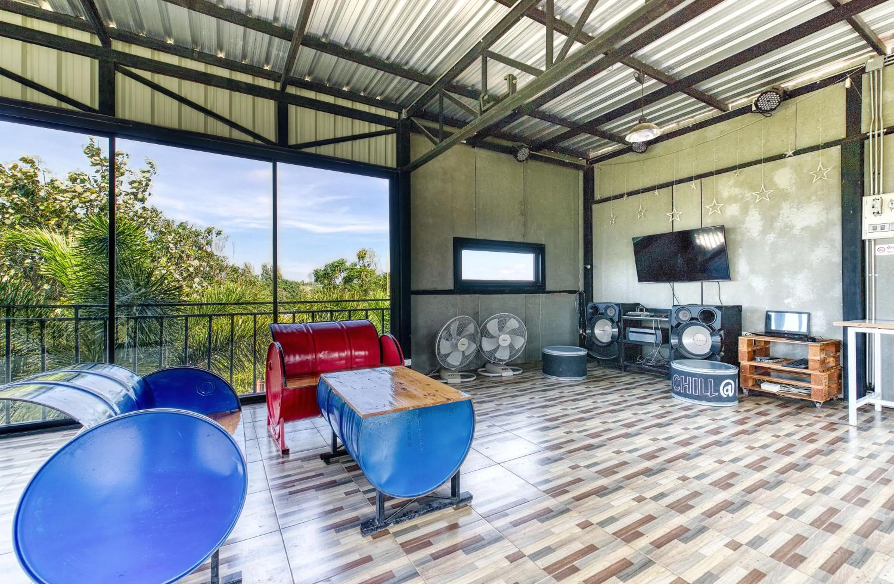 TV and multimedia in Chill at Hill