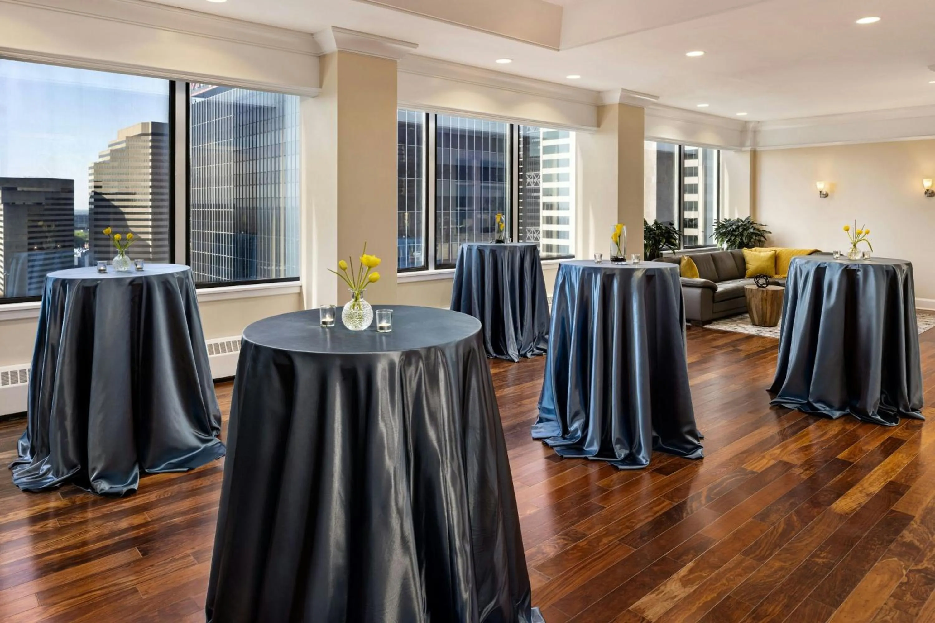 Meeting/conference room in Renaissance Columbus Downtown Hotel