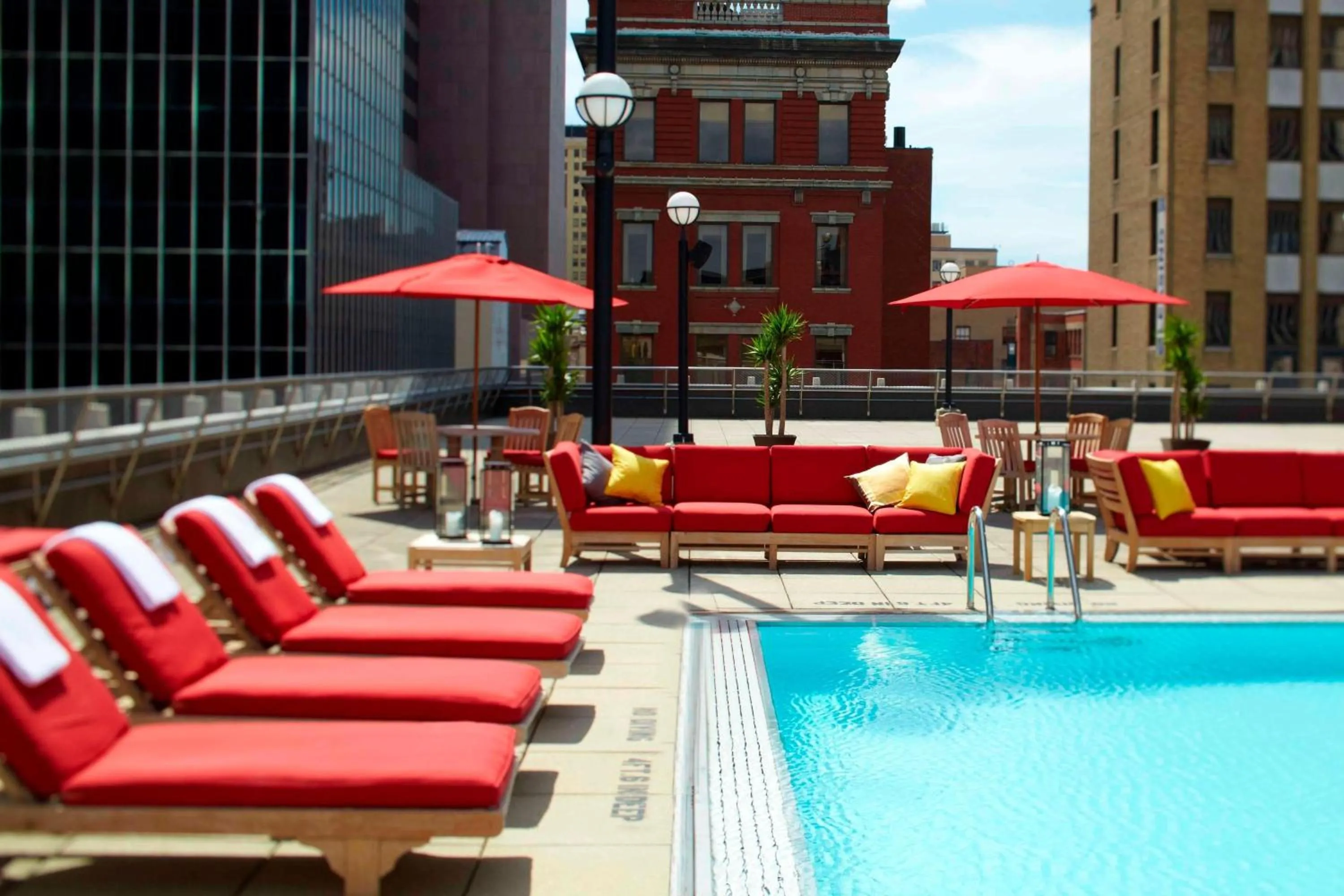 Swimming pool in Renaissance Columbus Downtown Hotel