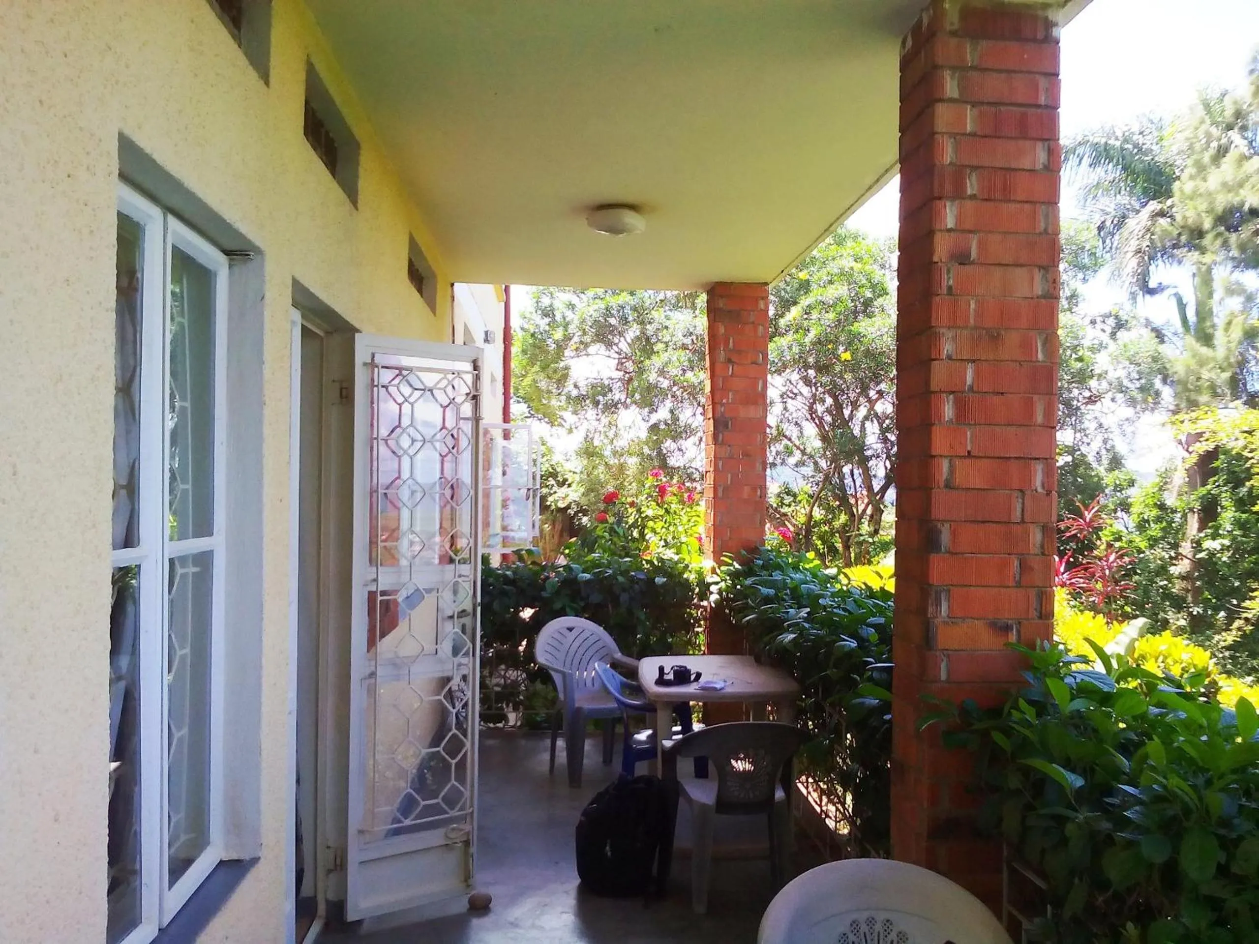 Restaurant/places to eat in Retreat Guesthouse Kitende
