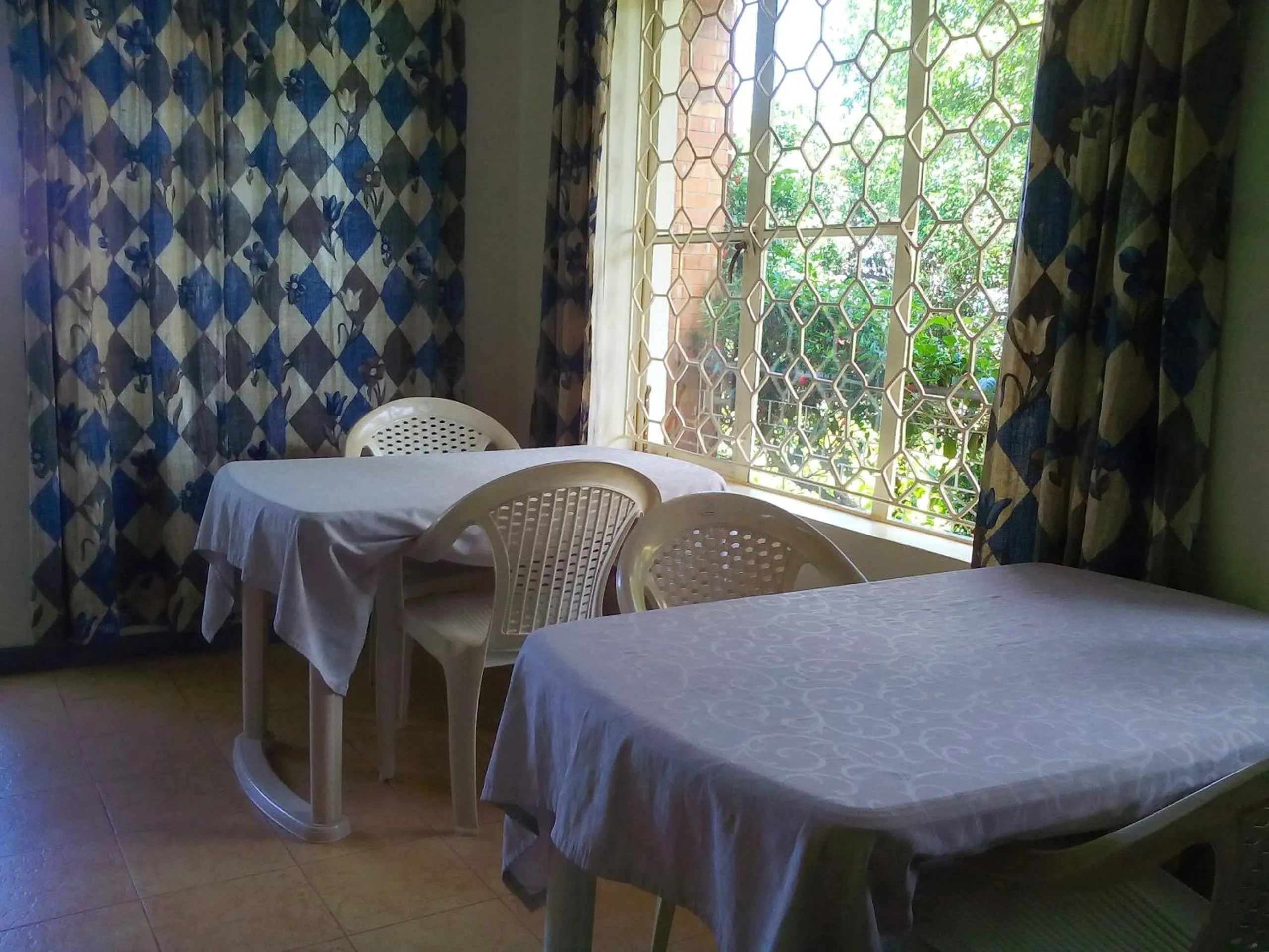 Restaurant/places to eat in Retreat Guesthouse Kitende