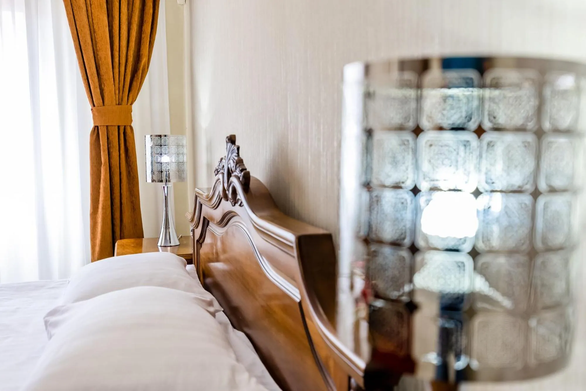 Bed in Hotel Capitol