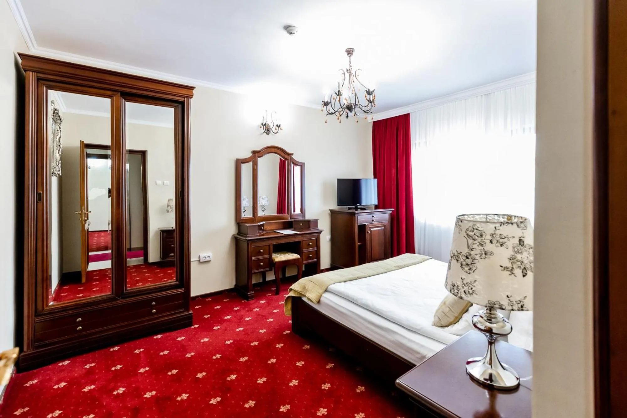 Bed in Hotel Capitol