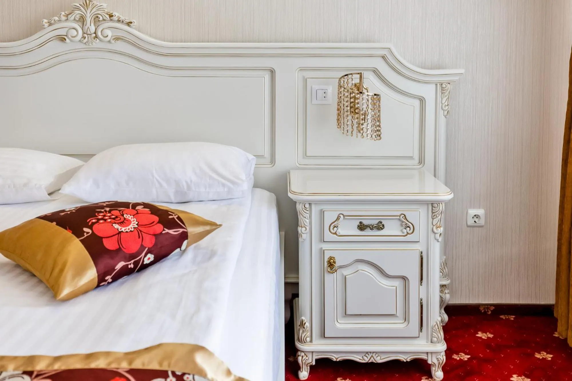 Bed in Hotel Capitol