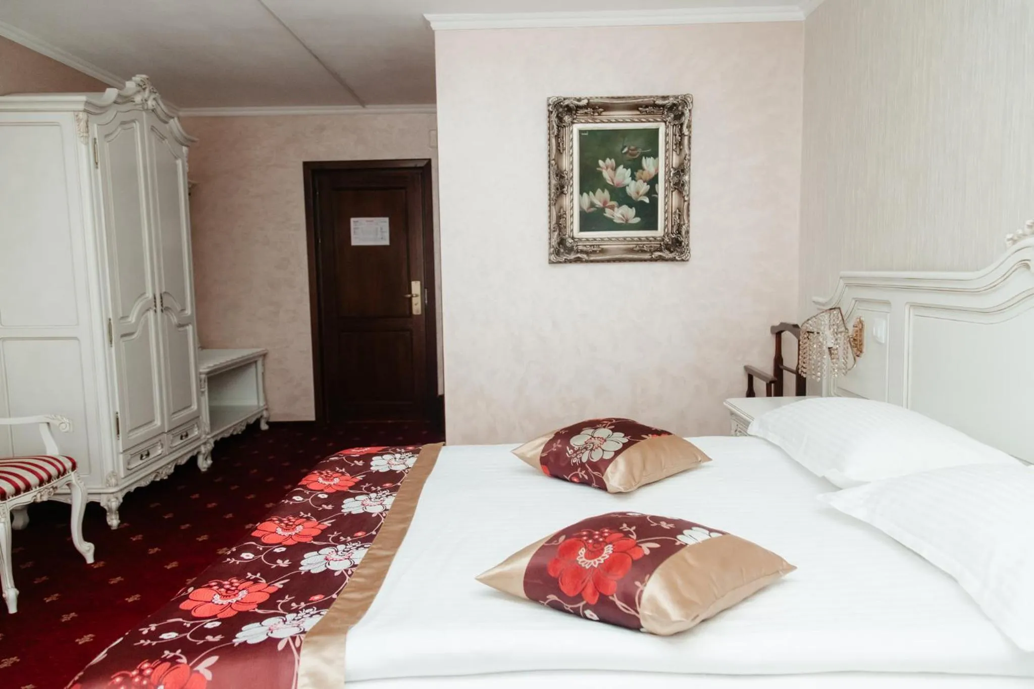 Bed in Hotel Capitol