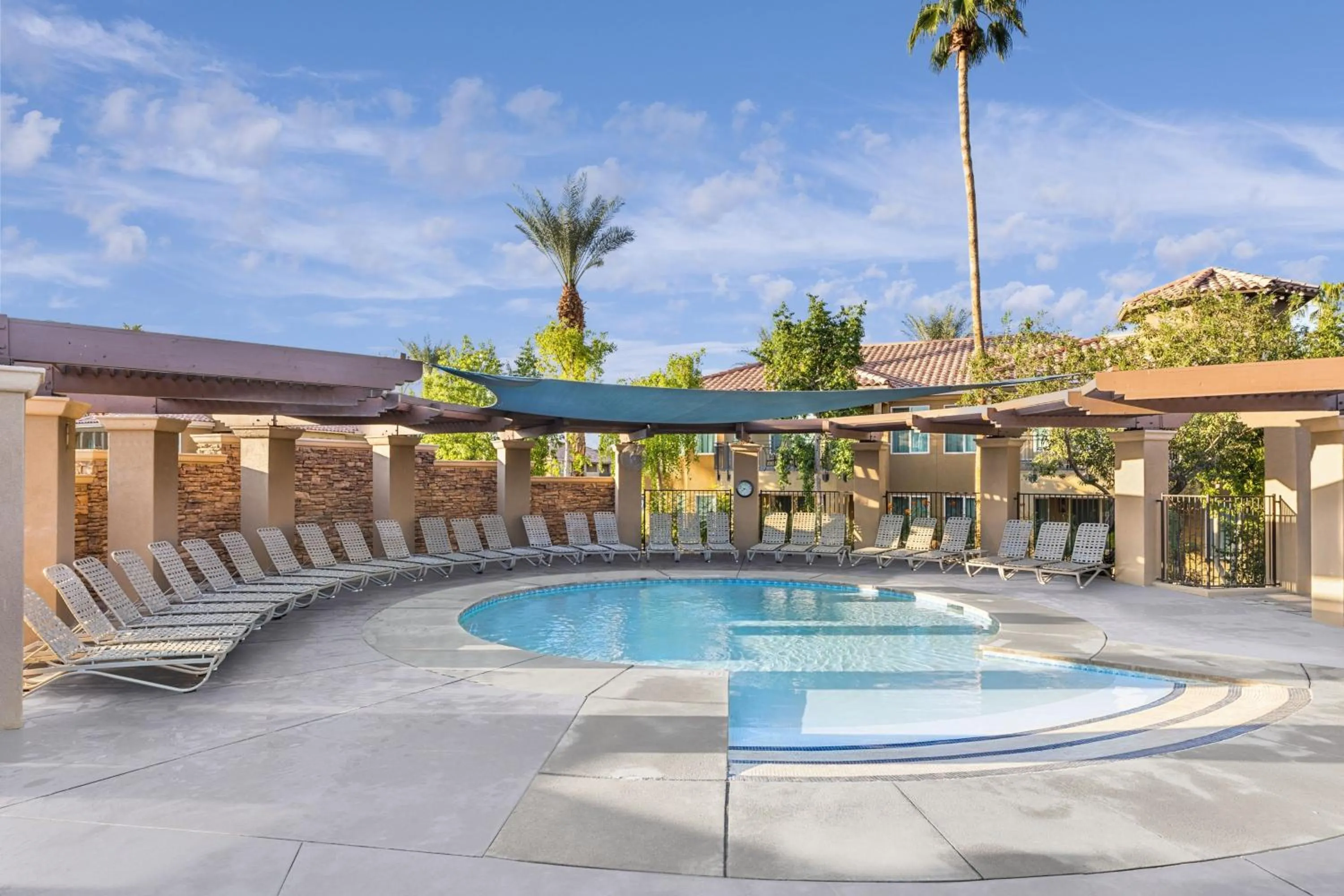 Swimming pool in Marriott's Desert Springs Villas I