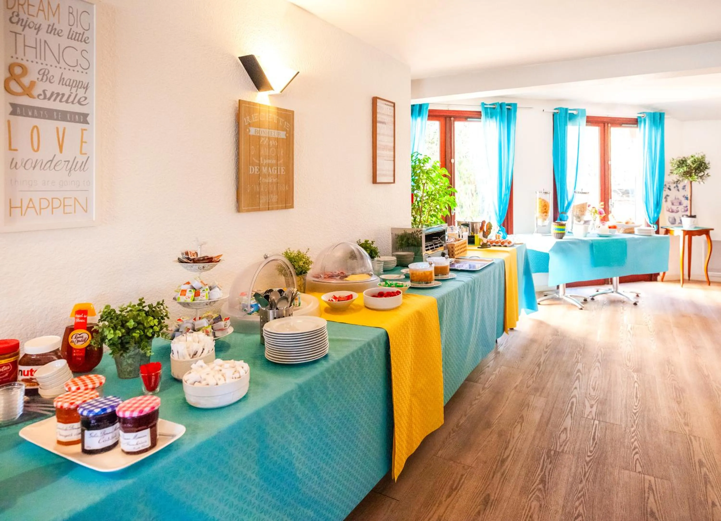 Breakfast in Hotel Atlantide