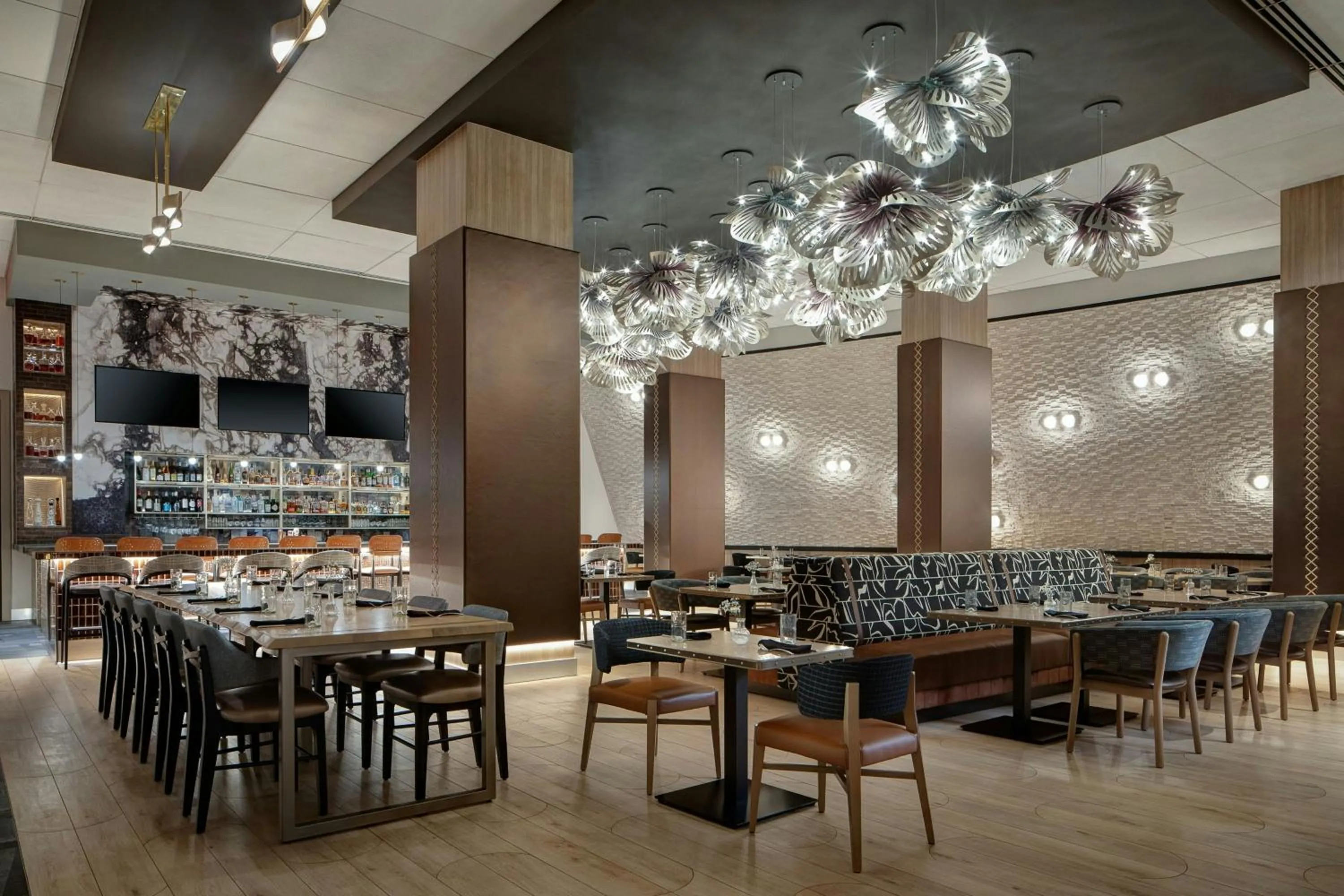 Restaurant/places to eat in Renaissance Dallas Hotel