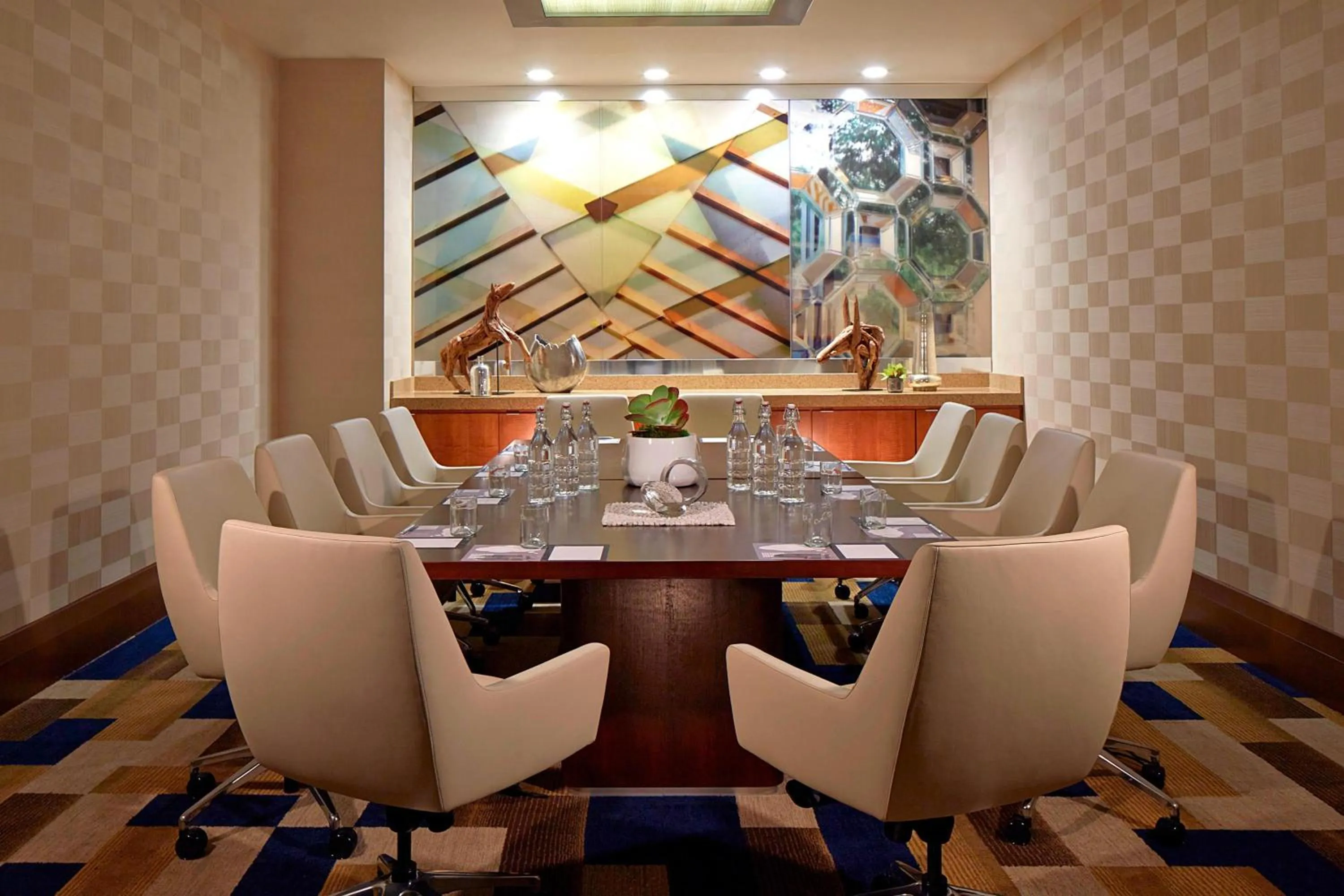 Meeting/conference room in Renaissance Dallas Hotel