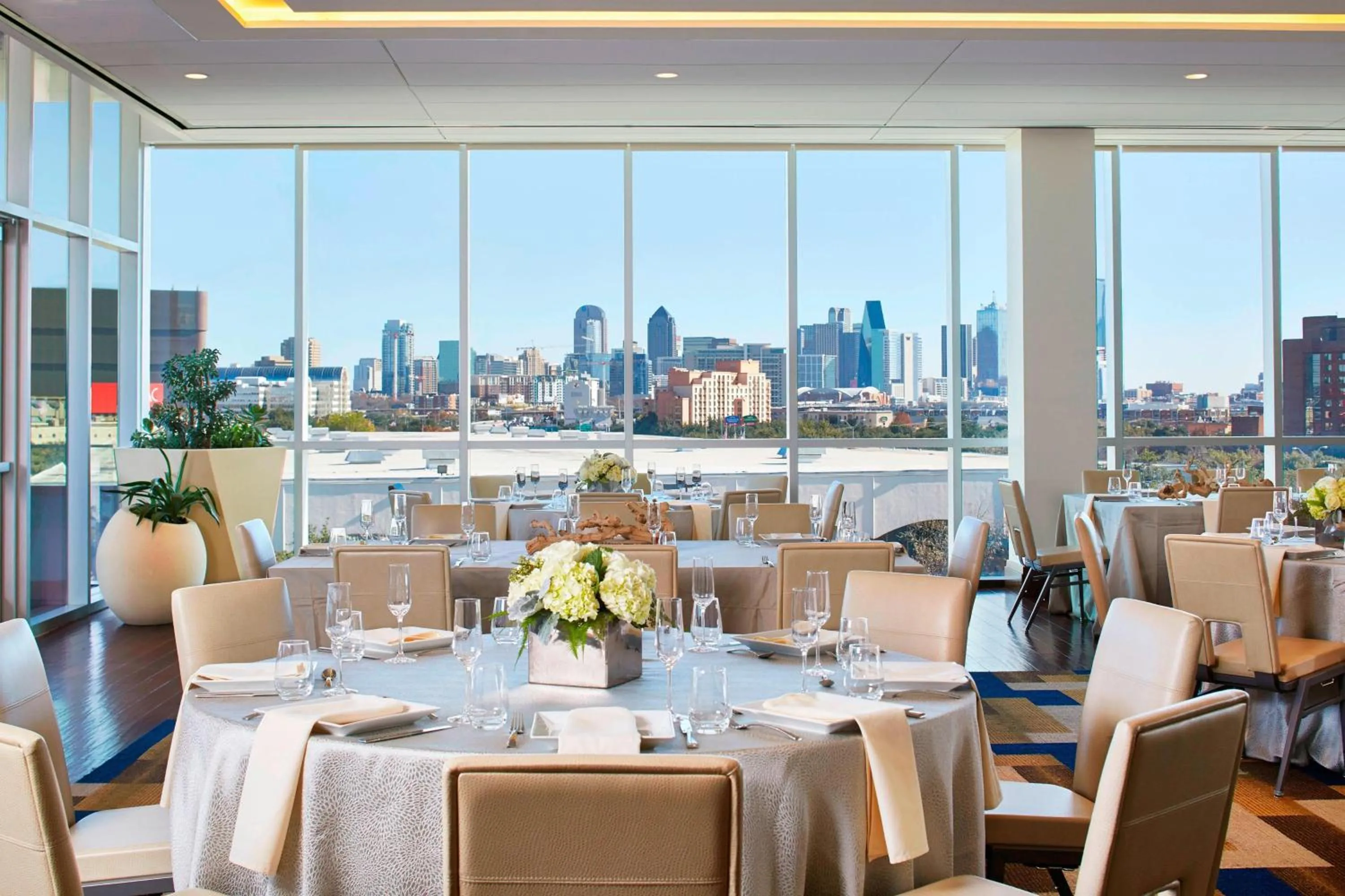 Lobby or reception in Renaissance Dallas Hotel