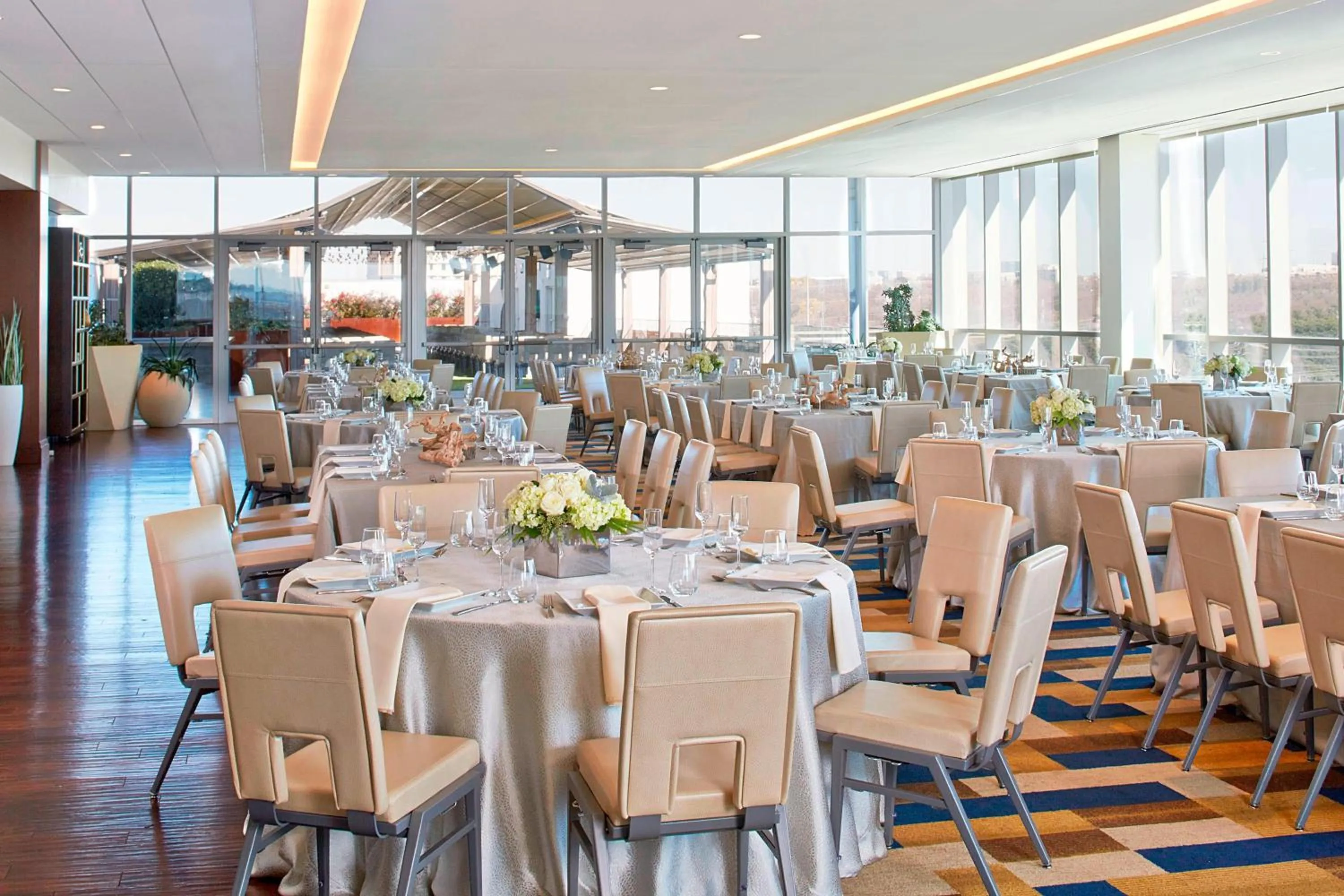 Lobby or reception in Renaissance Dallas Hotel